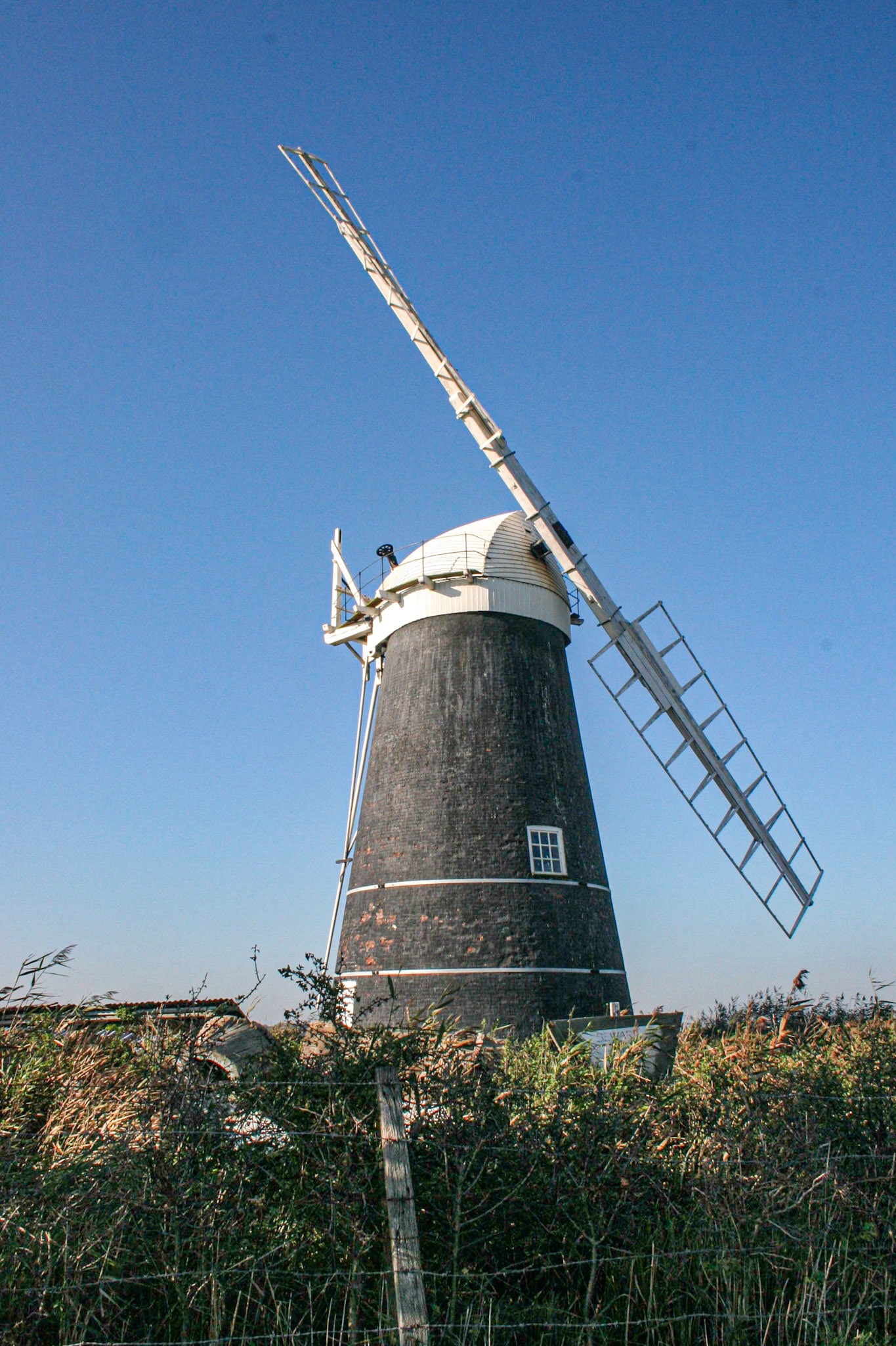 Mutton's Mill without a Fantail (October 2005)
