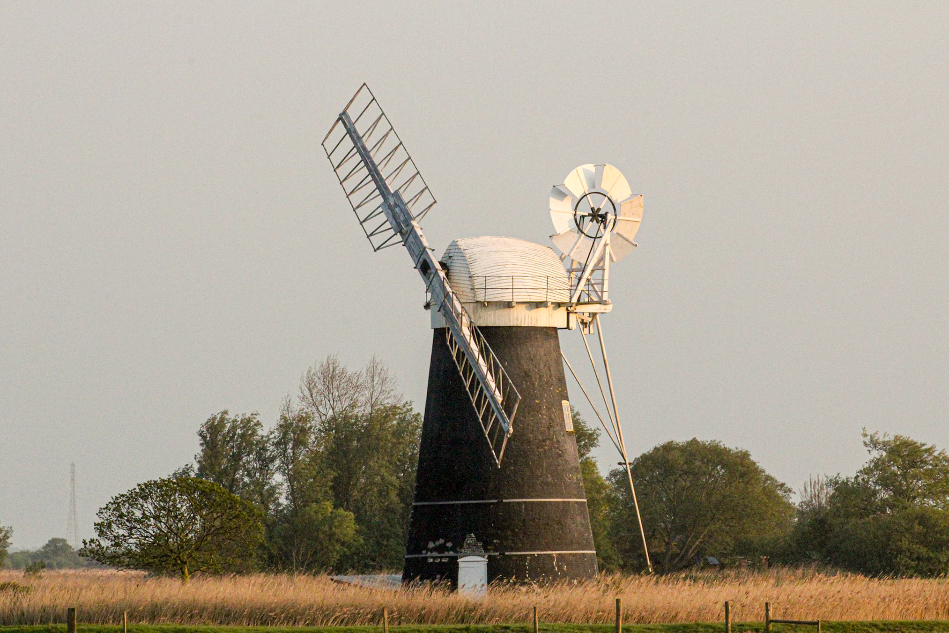Mutton's Mill, Fantail installed (April 2011)
