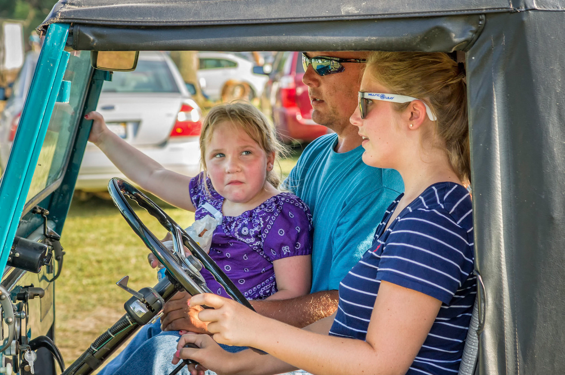 Dirty Look (after stalling the Jeep several times) | Antique Tractor Show