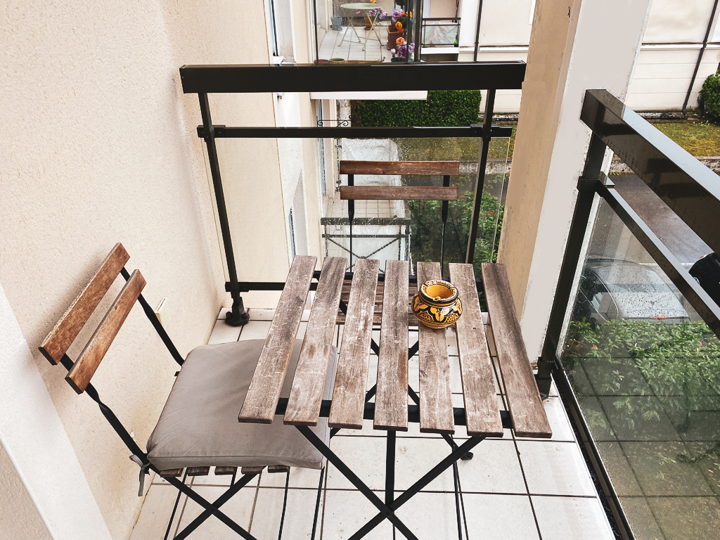 Terrace connecting to living room & kitchen