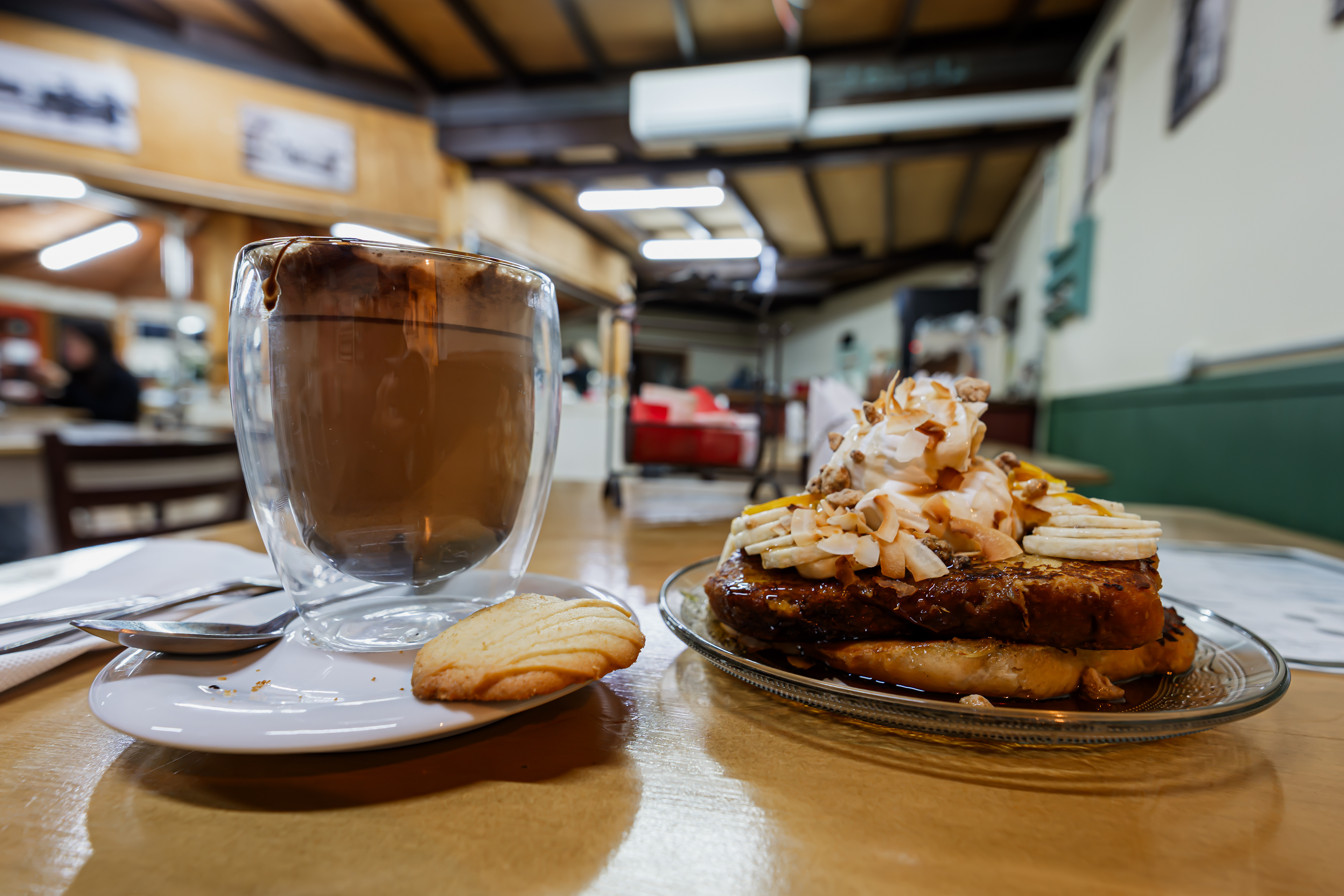 ISO 800 · f/4 · 1/10s · 16mm · Sony ILCE-7M2