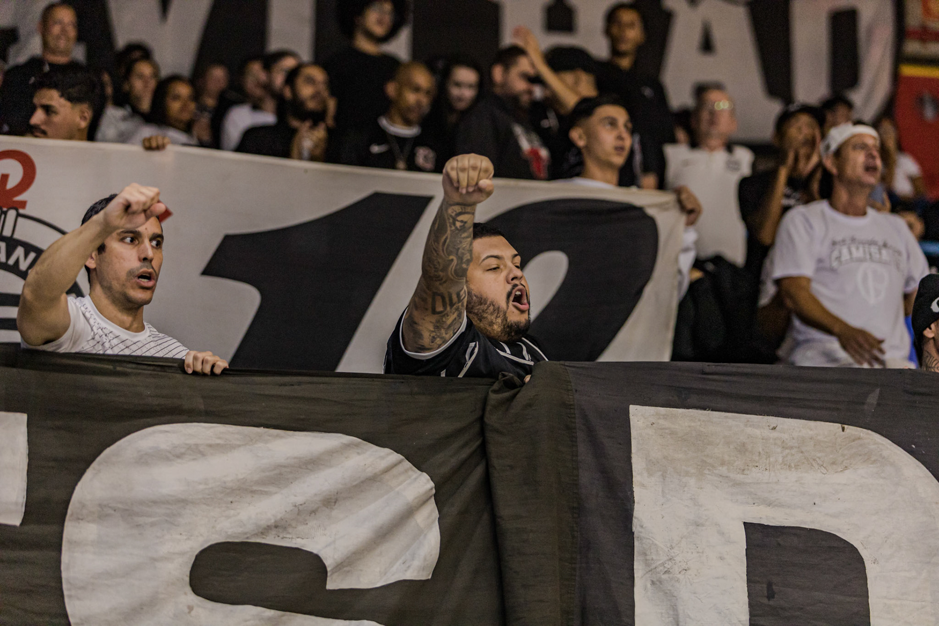 Torcida presente no jogo Pinheiros x Corinthians - Semi final NBB 2026