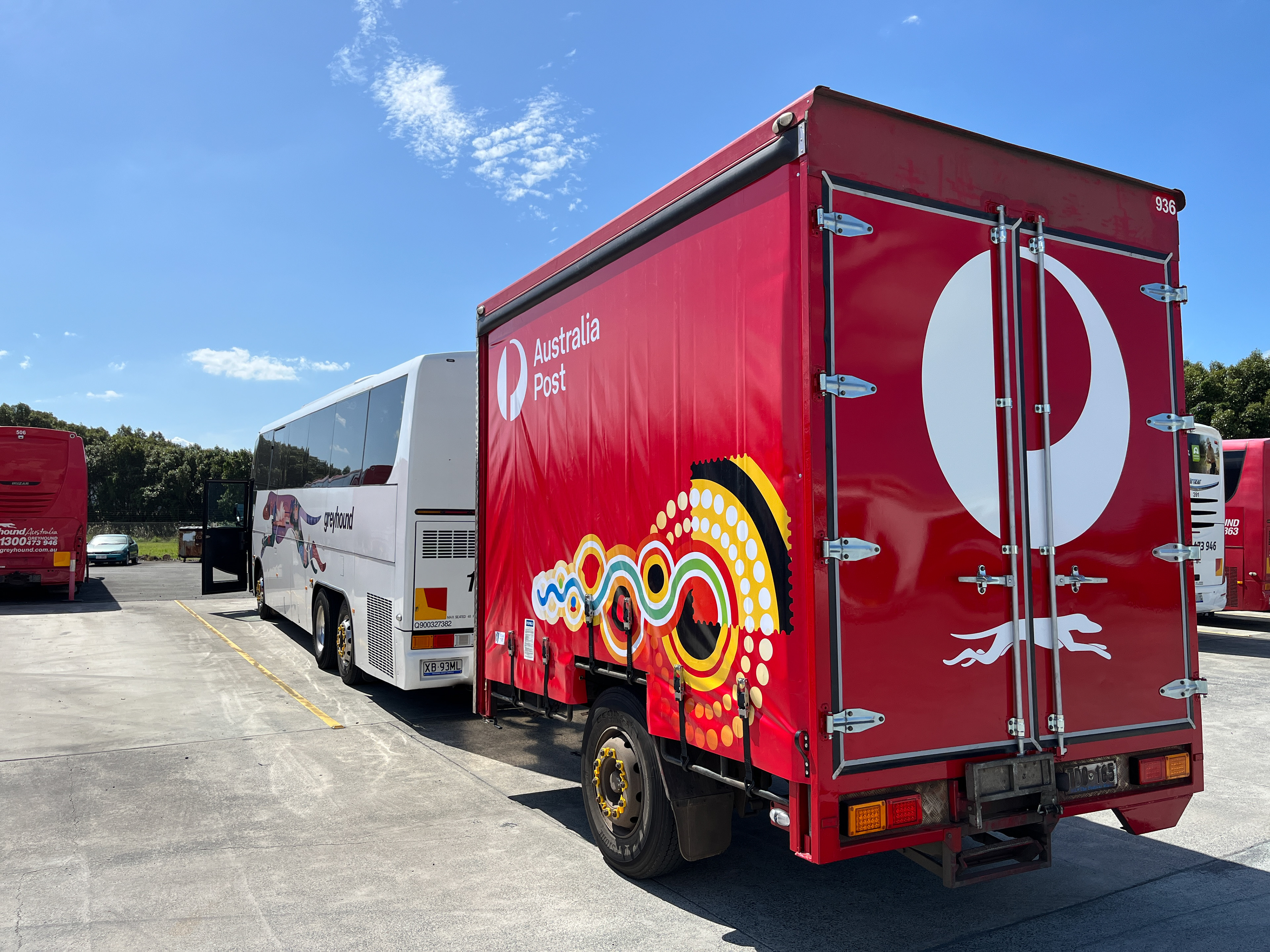 Back-left freight trailer image of livery