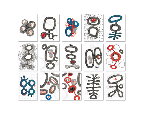 15 Blätter „Kleine Zeichen“, abstrakte, organisches Formen, Tusche, Aquarellfarbe, Schwarz, Rot, Blau, Fineliner, Perforation, Stickerei auf Papier, jeweils A5, Carolin Memmler