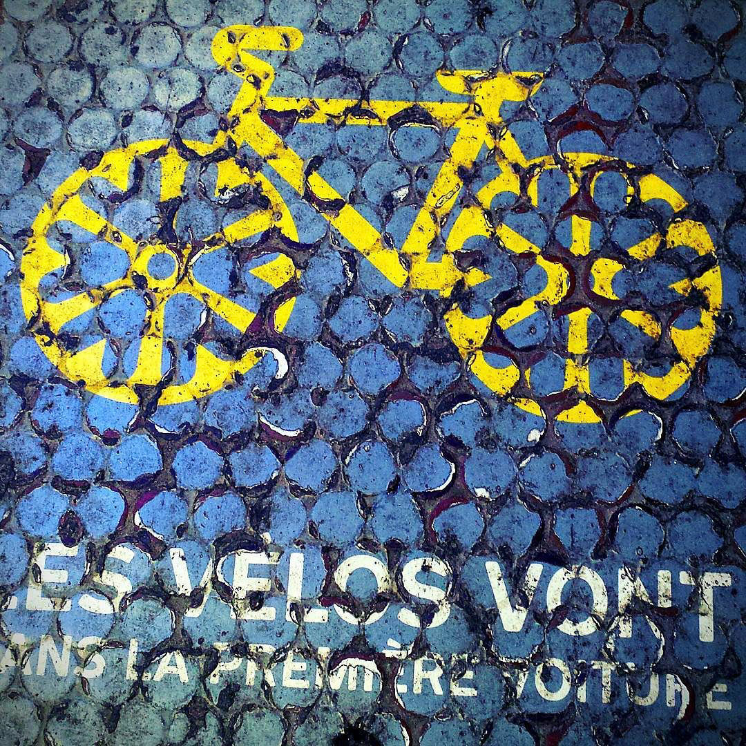 Là où je marche, les vélos vont dans la première voiture et se font piétiner.