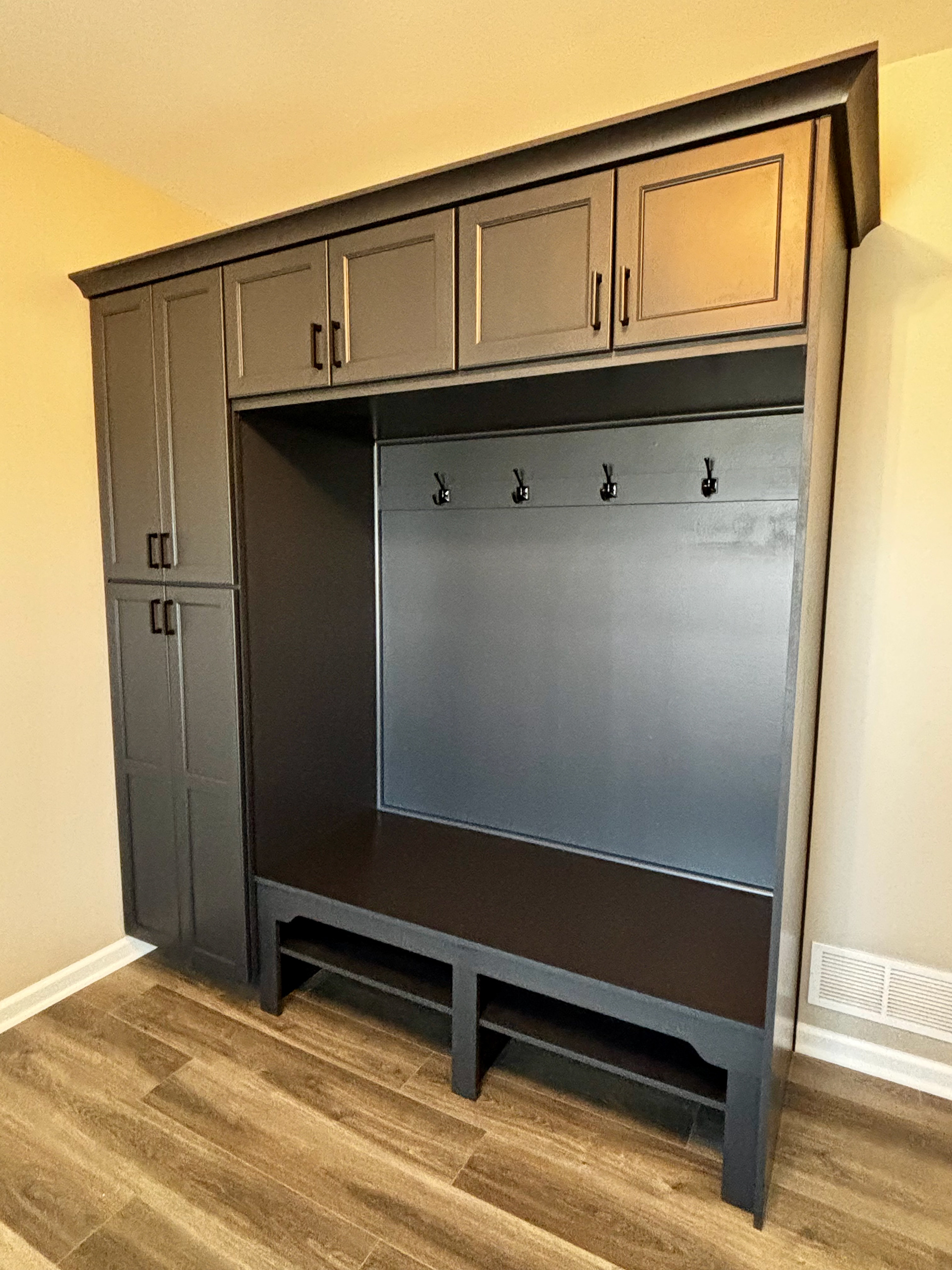 Geneva - Built-in Boot Bench