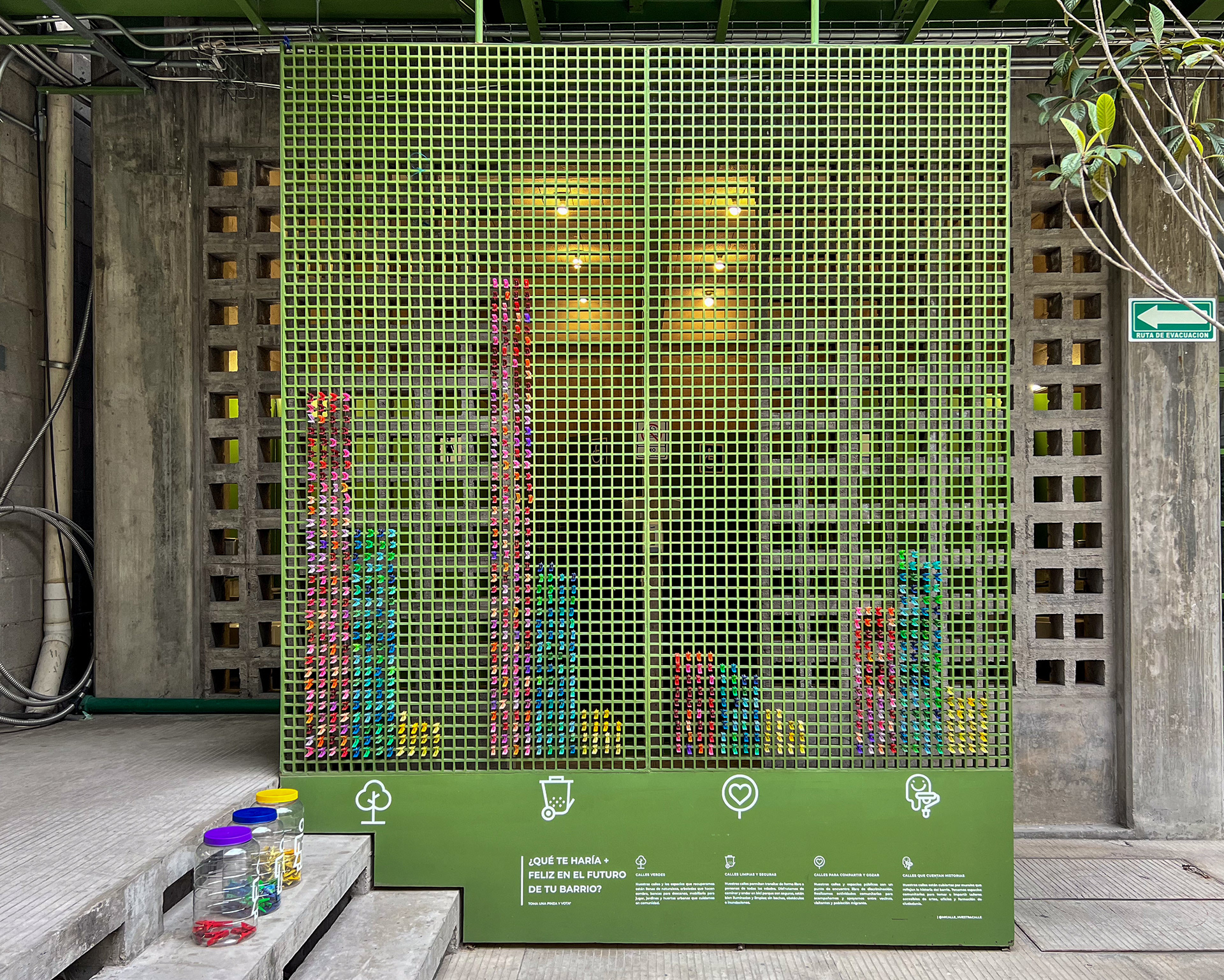 Vernacular Clothesline (2023) — 100 testimonies on public space in Mexico City. Photography: Mi Calle, Nuestra Calle