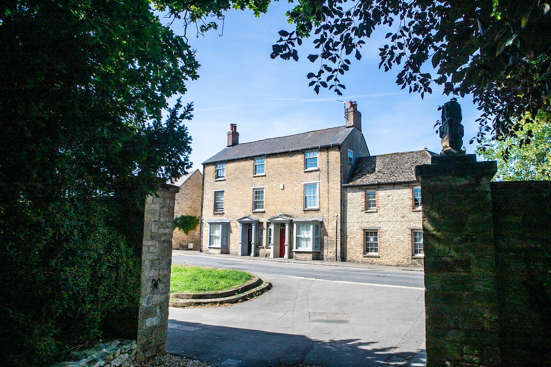 Bampton is a historic market town (also known as Bampton-in-the-Bush) best known as the real-world filming location for the village in Downton Abbey. It dates back to the Domesday Book of 1086
