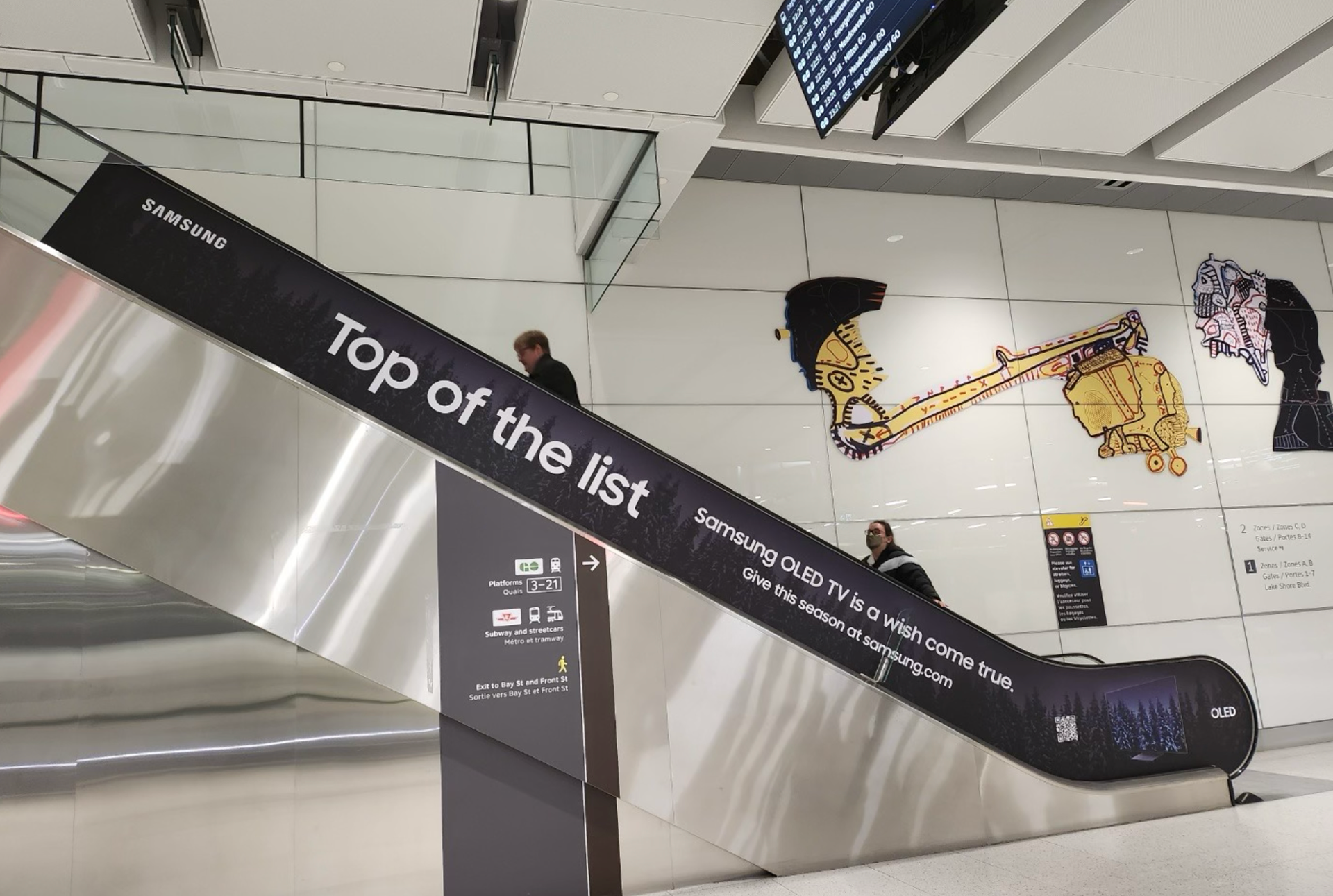Samsung "OLED" Takeover for Metrolinx Union Station