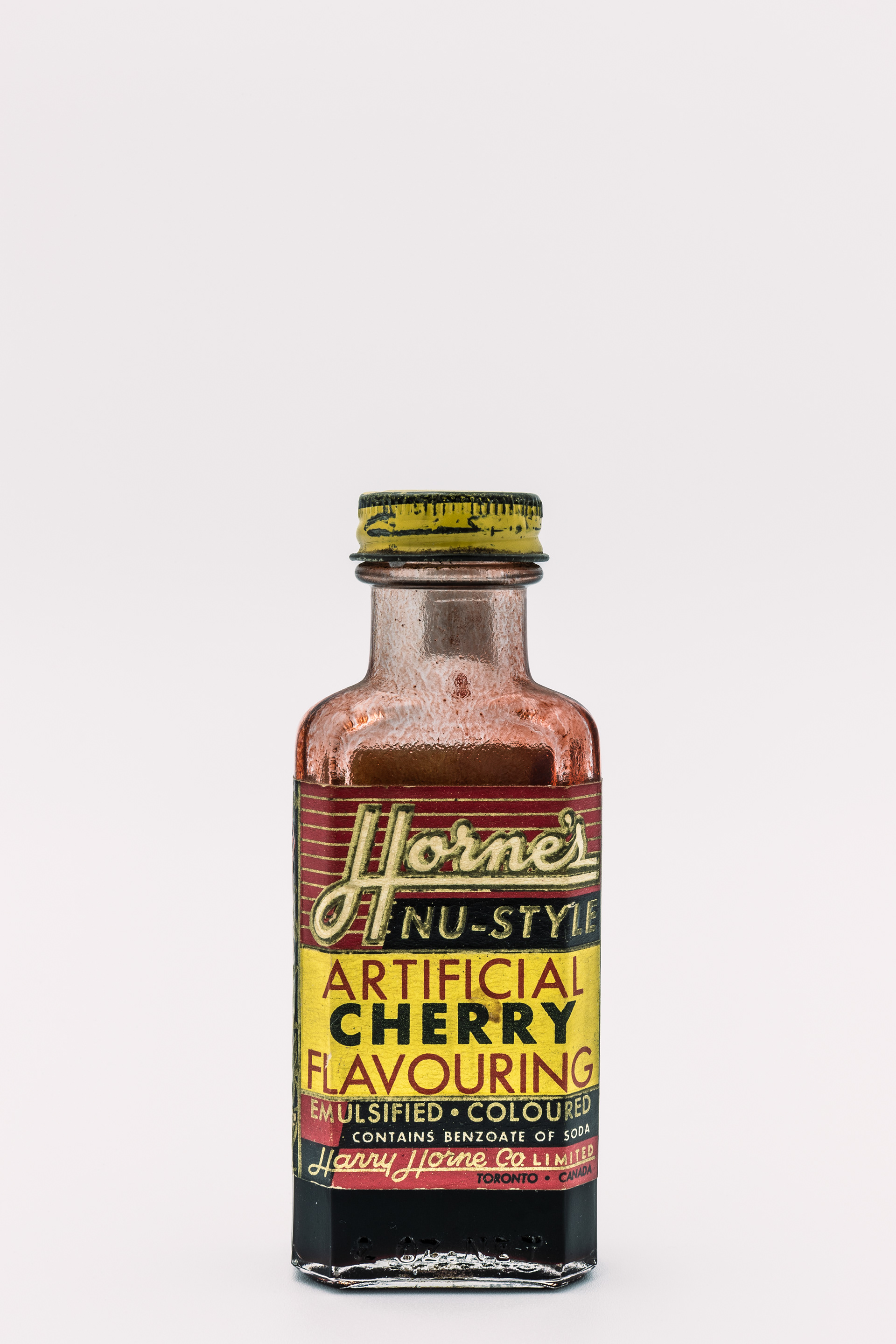 Aged Horne's Bottle no. 1 Harry Horne Co. c. 1940/1950 as per Google lens search.