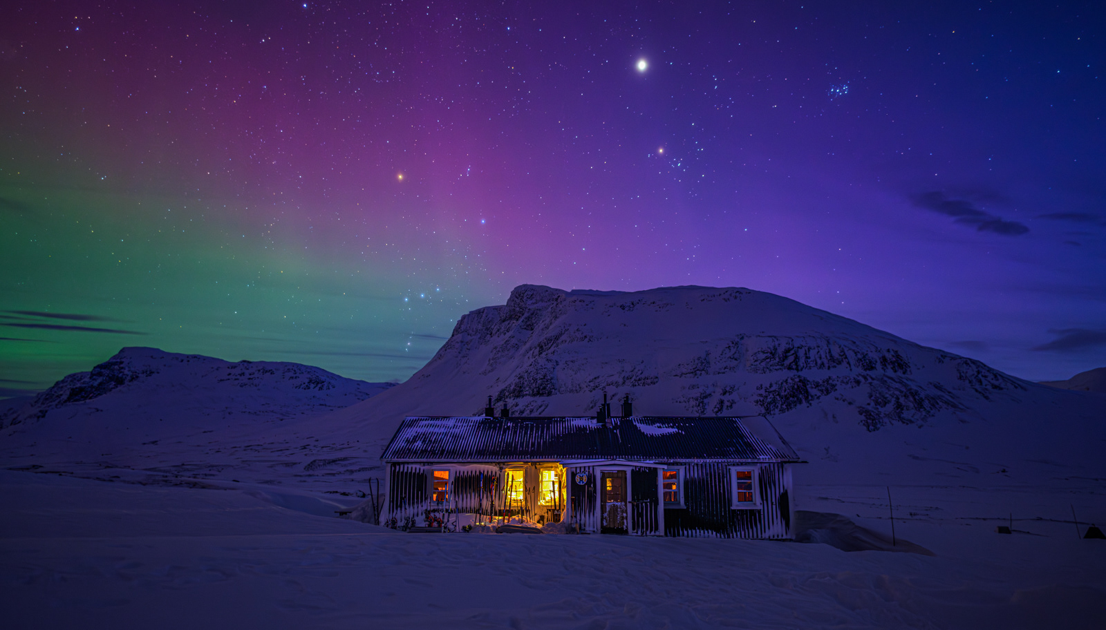 Aurora at Singi Hut