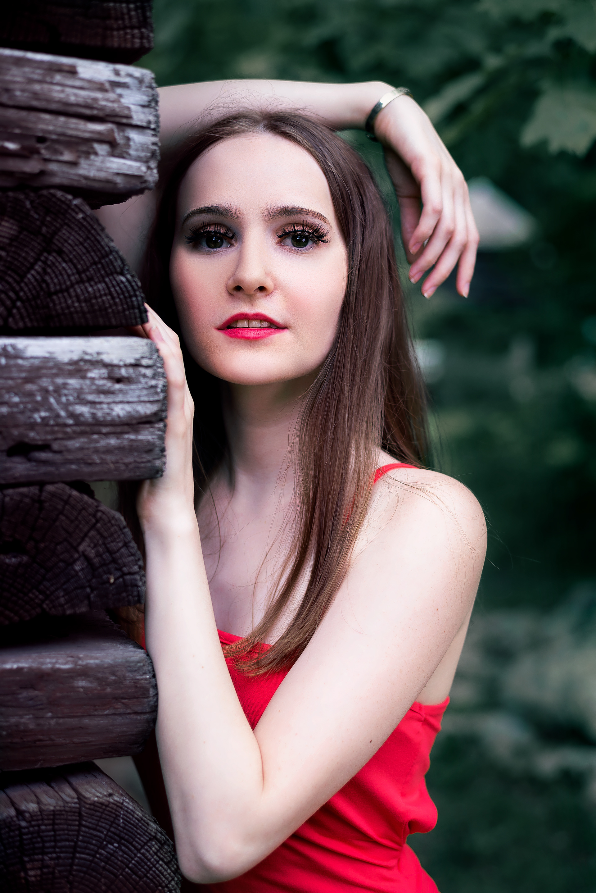 A summer portrait of Haley at the park