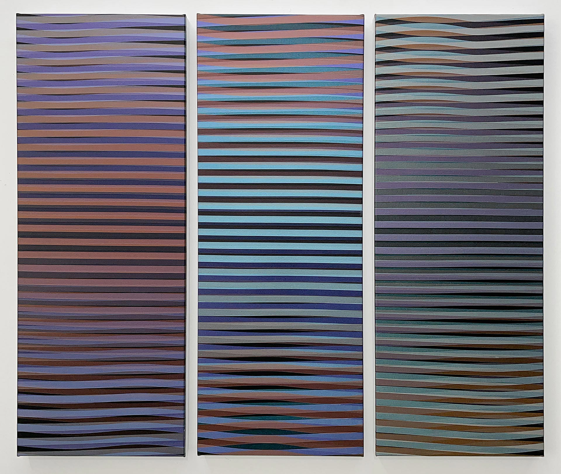 répétitive 61 - acryliques iridescentes sur toile - tryptique 80 x 94 (3 x 30) cm - 2024