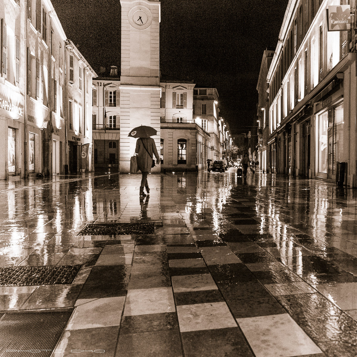 Dame au parapluie - Lady with umbrella