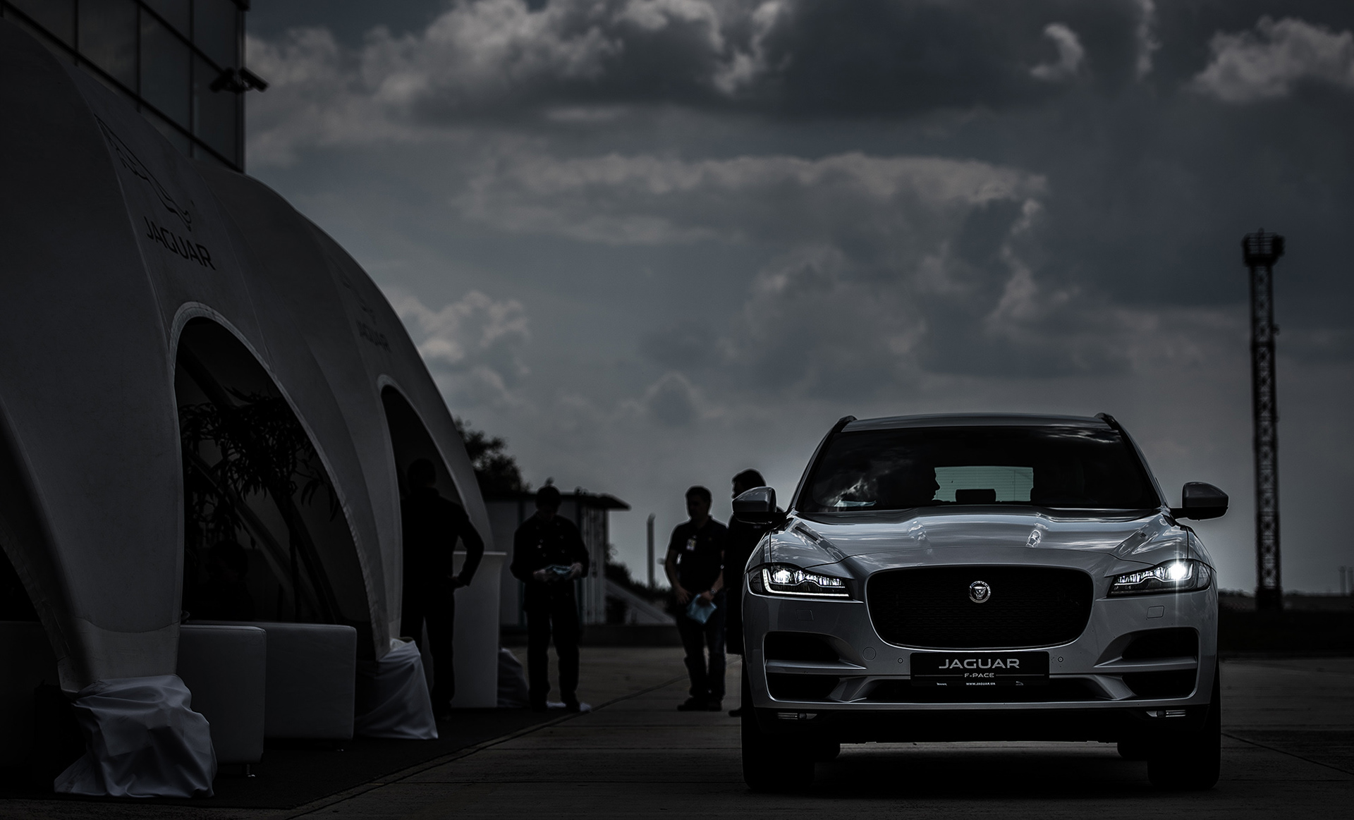 Jaguar F-Pace showcase