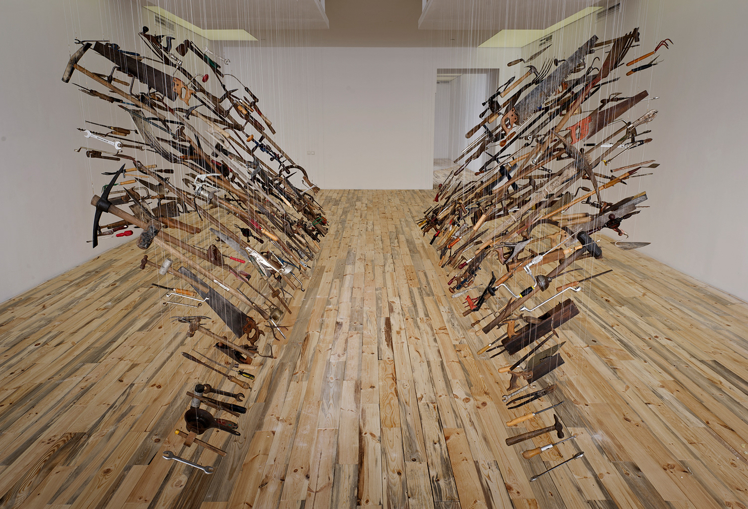 Damián Ortega, "Moises", 2007. Found tools and wire. PinchukArtCentre, Kyiv, Ukraine