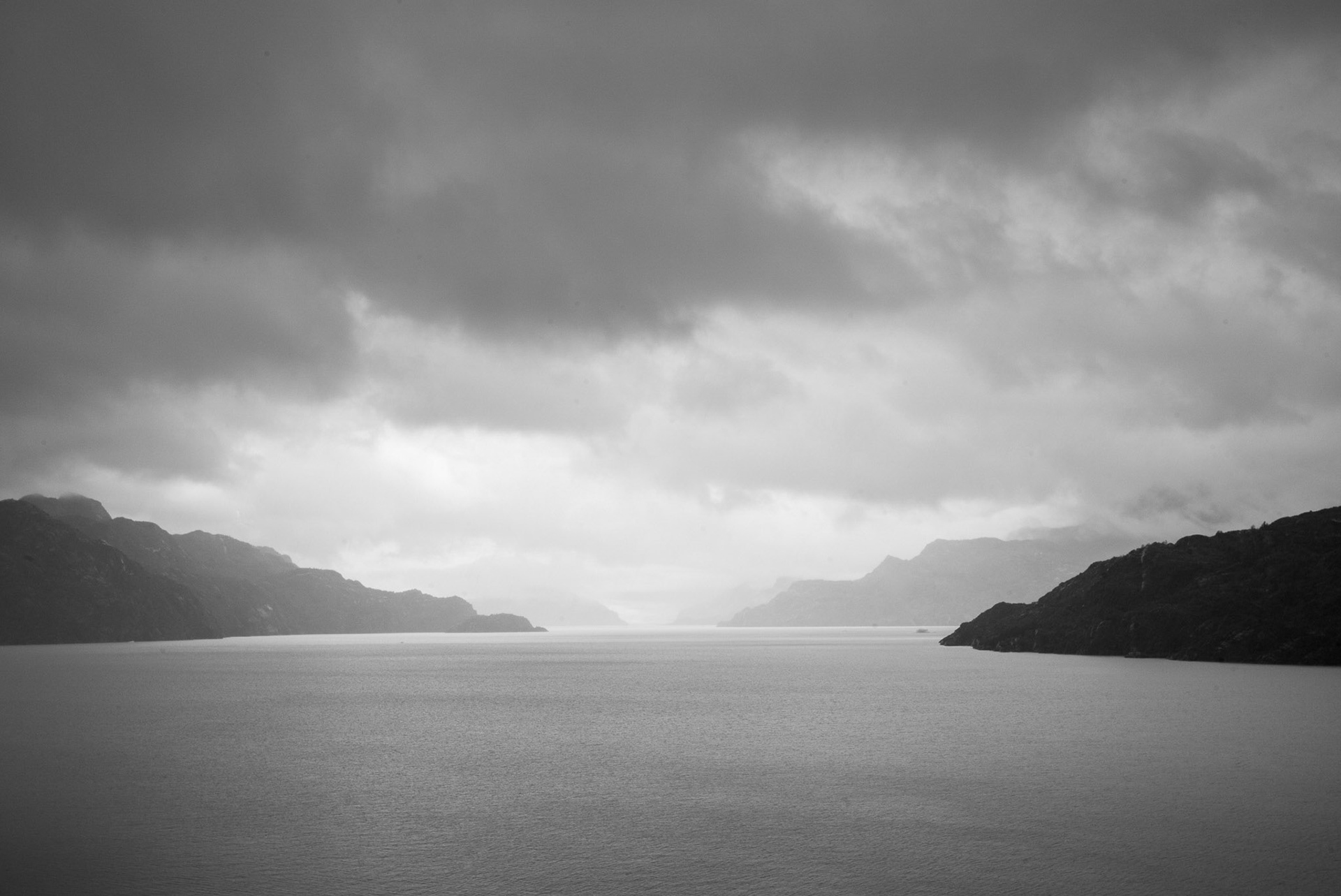 Chile/Patagonia: Grey Lake at the Torres del Paine National Park