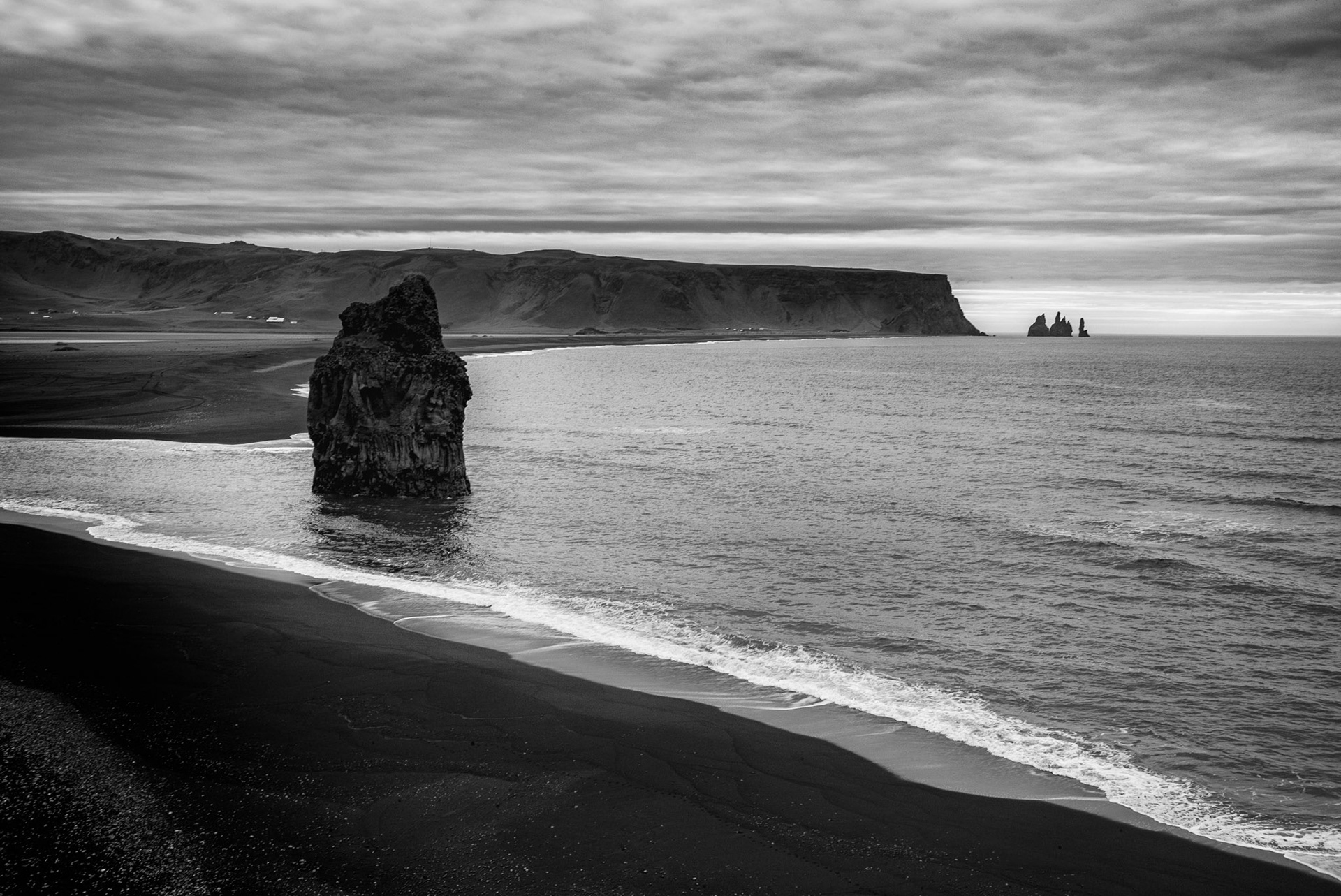 Iceland: Dyhrholaney beach