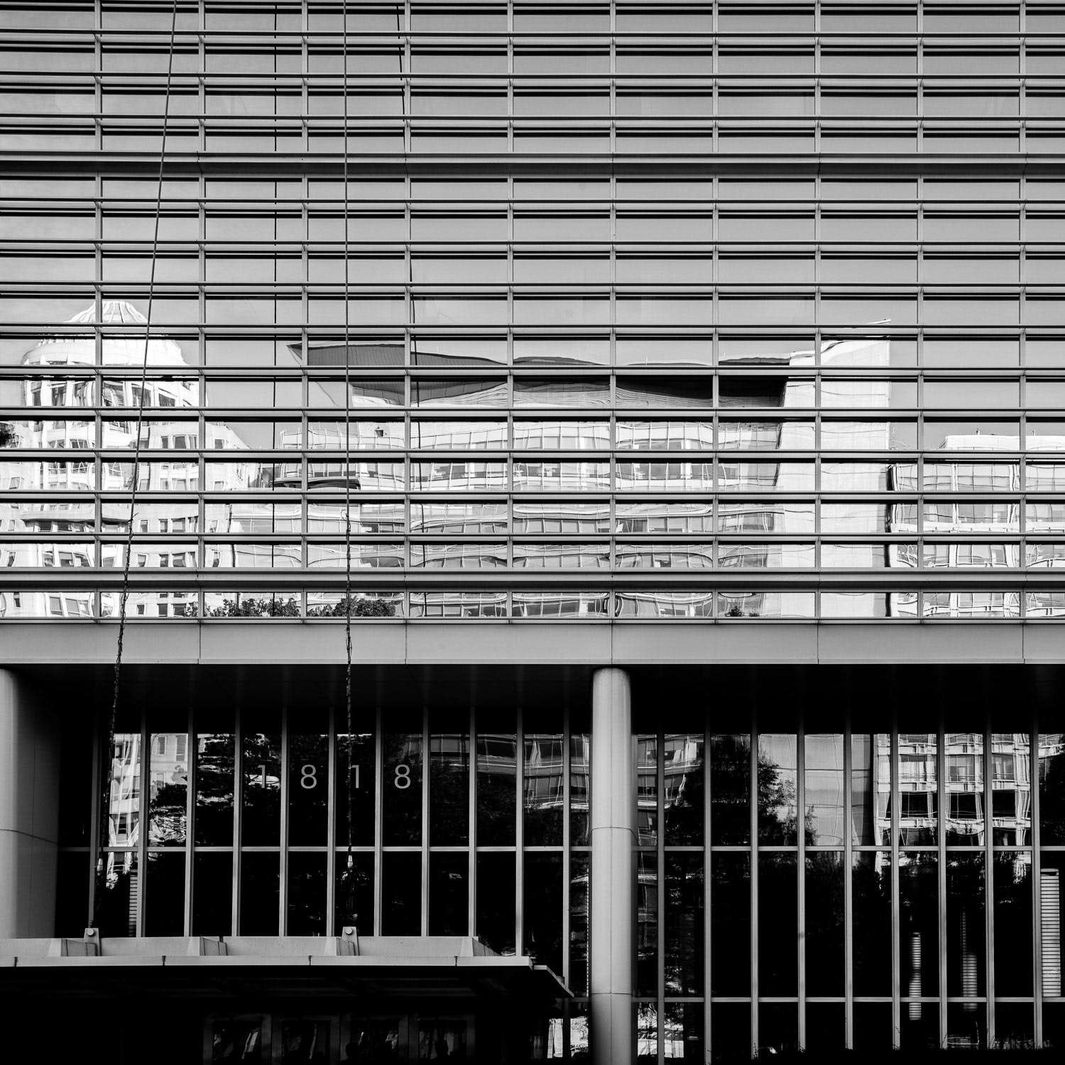 USA, Washington, DC: Lines and Reflection