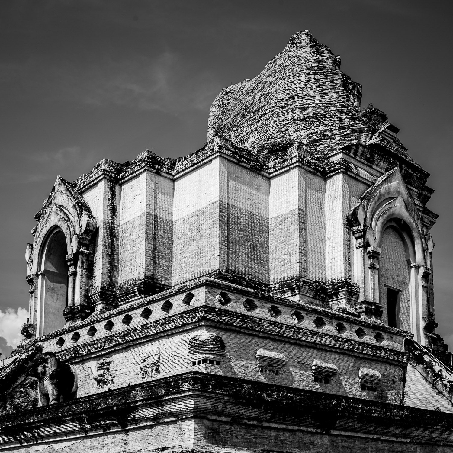 Thailand, Chang Mai: Wat Chedi Luang Temple