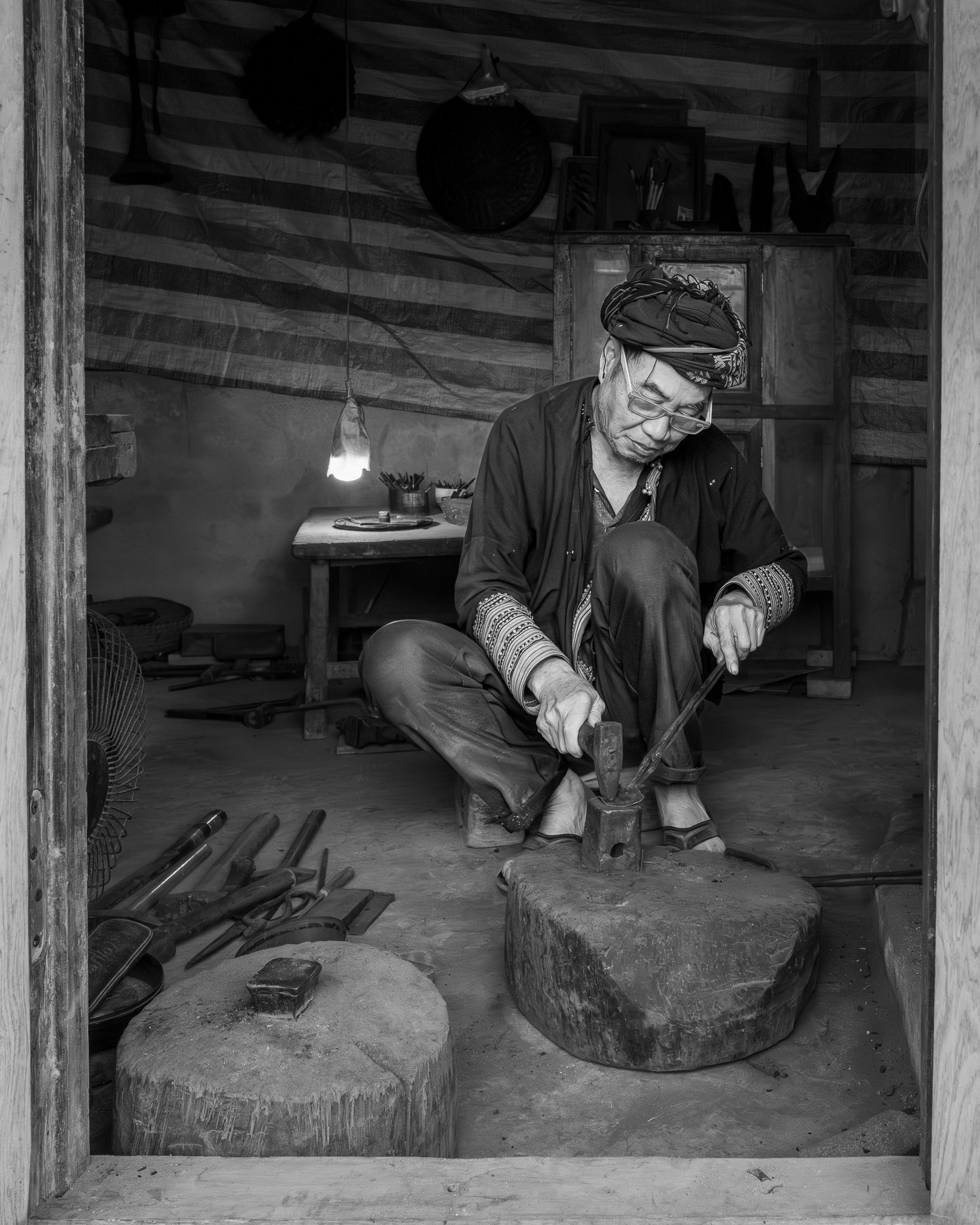 Vietnam, Northern region. Silversmith