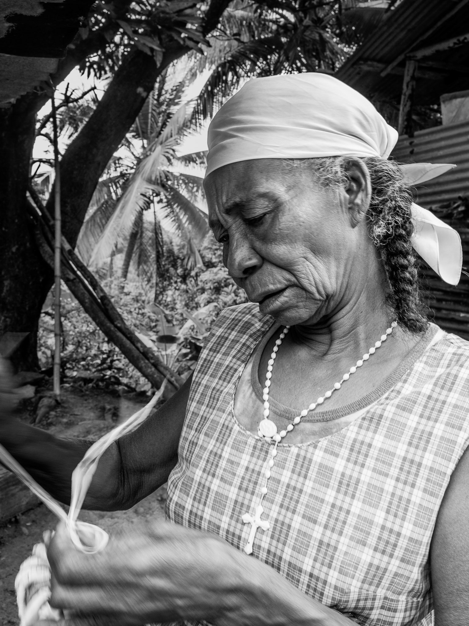 Domenica/Carib Reservation: Carib basket weaver