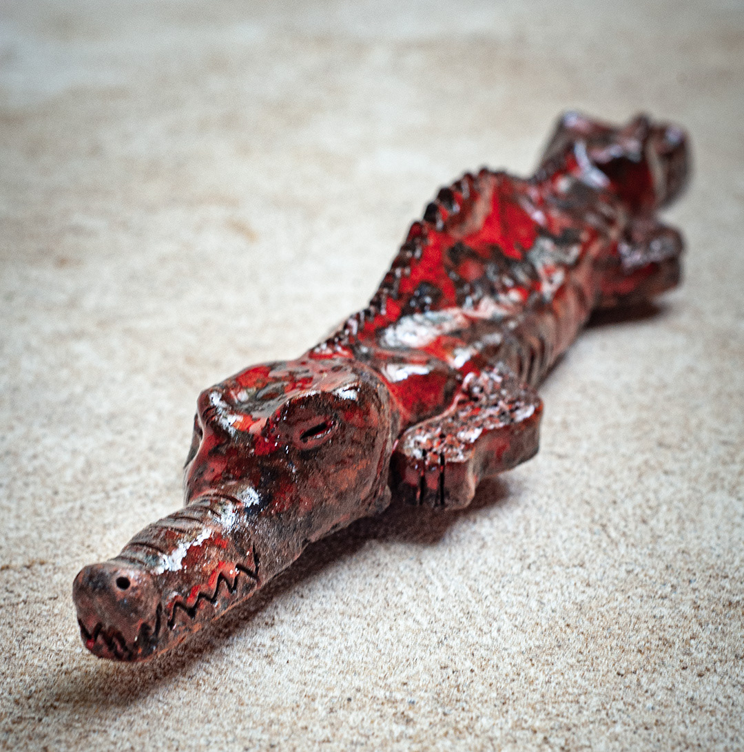 UM, 2019 - Argila terracota, baixo-esmalte, Esmalte, Modelagem a mão, Queima a gás 1150ºC, 16x10x10cm