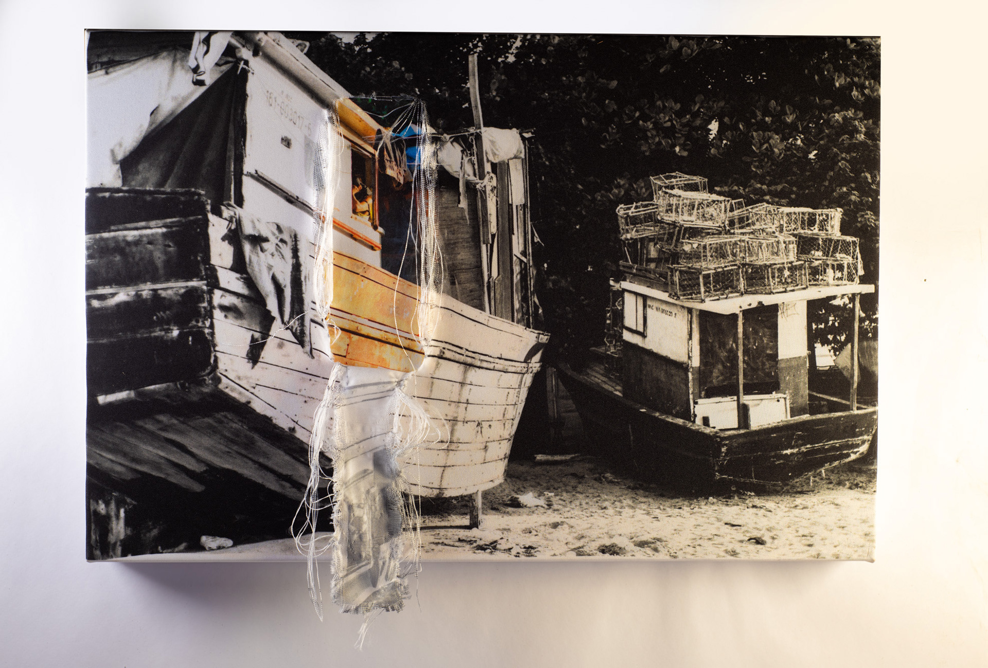 Sala de estar, da Série “Epiderme”, 2023 - Impressão em tecido 1/7+P.A. - 40 x 60cm