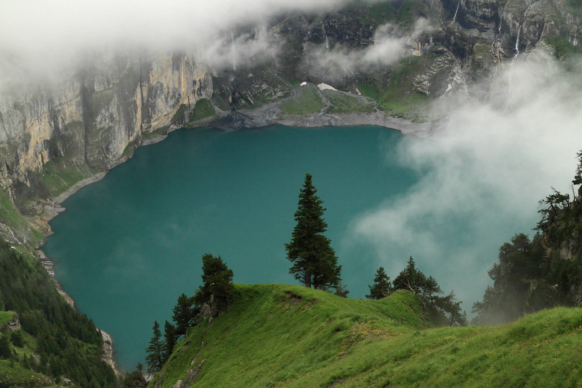 Oeschinensee from Heuberg