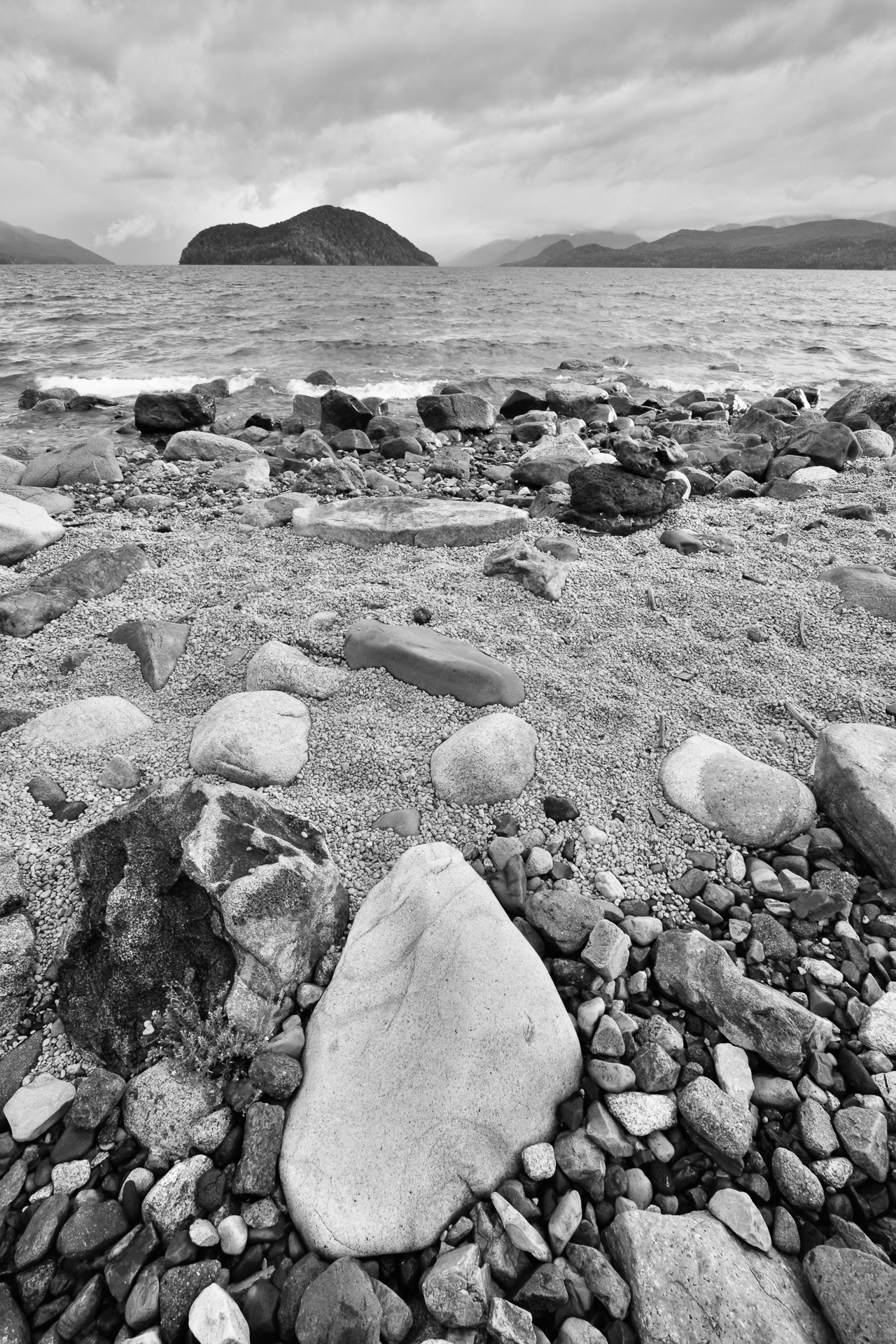 A orillas del Nahuel Huapi