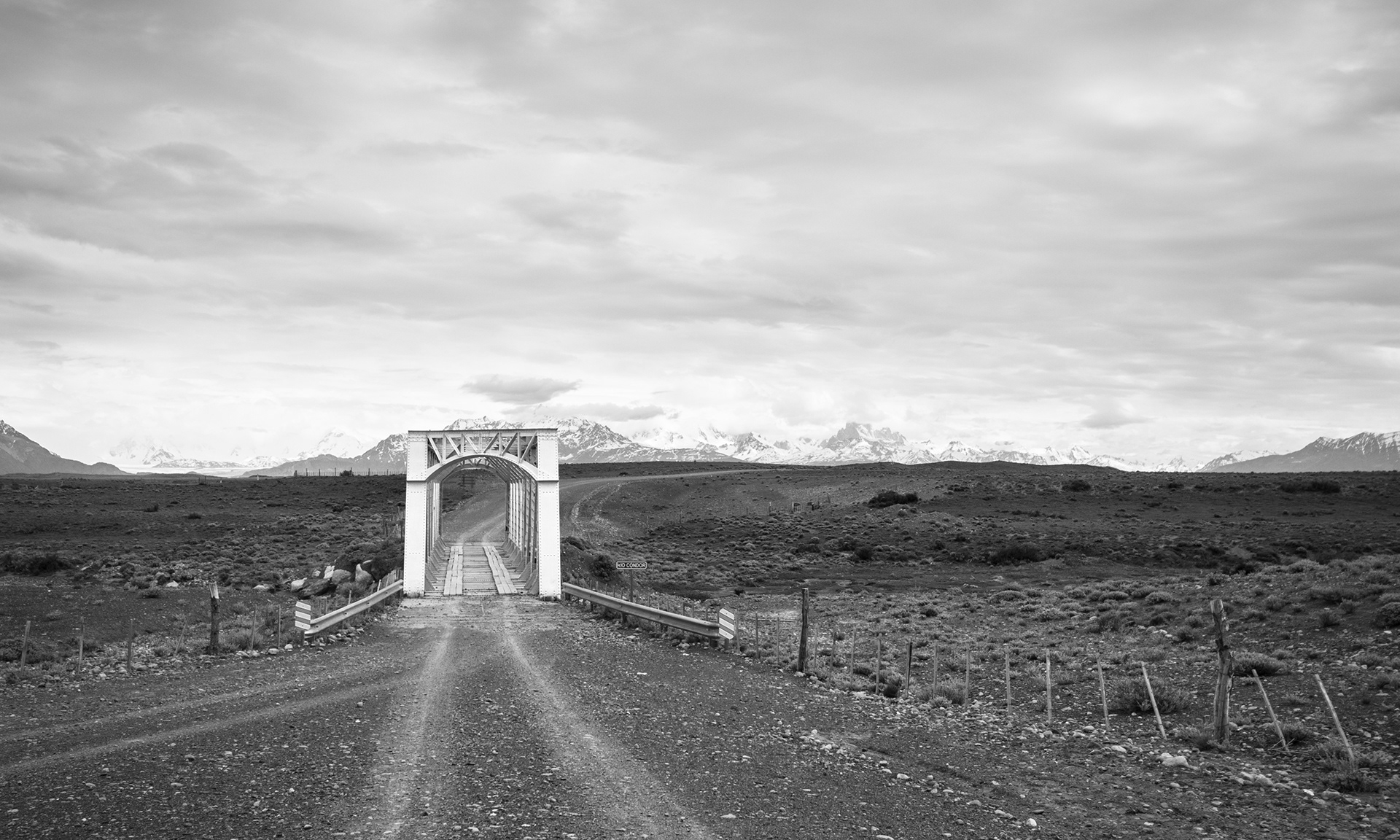 Puente sobre río Cóndor