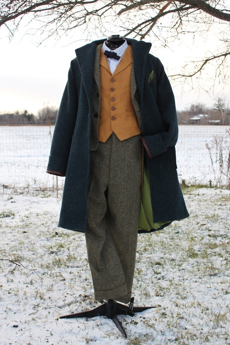 Cosplay reproduction coat and suit in 100% wool with a linen waistcoat.
