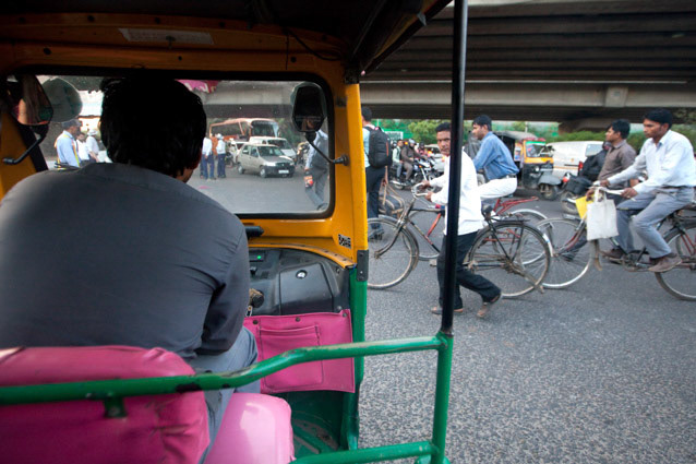 Auto-Rickshaw reserve aux femmes.