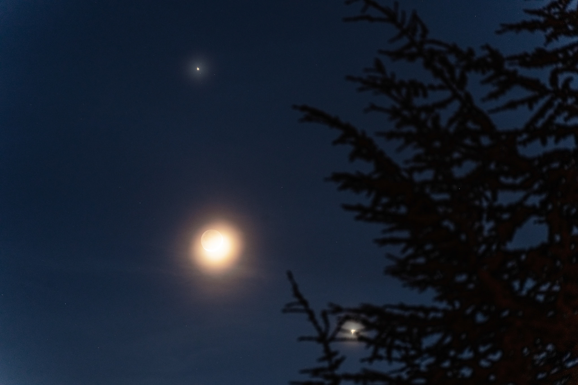 Konjukce Měsíce, Venuše a Jupiteru