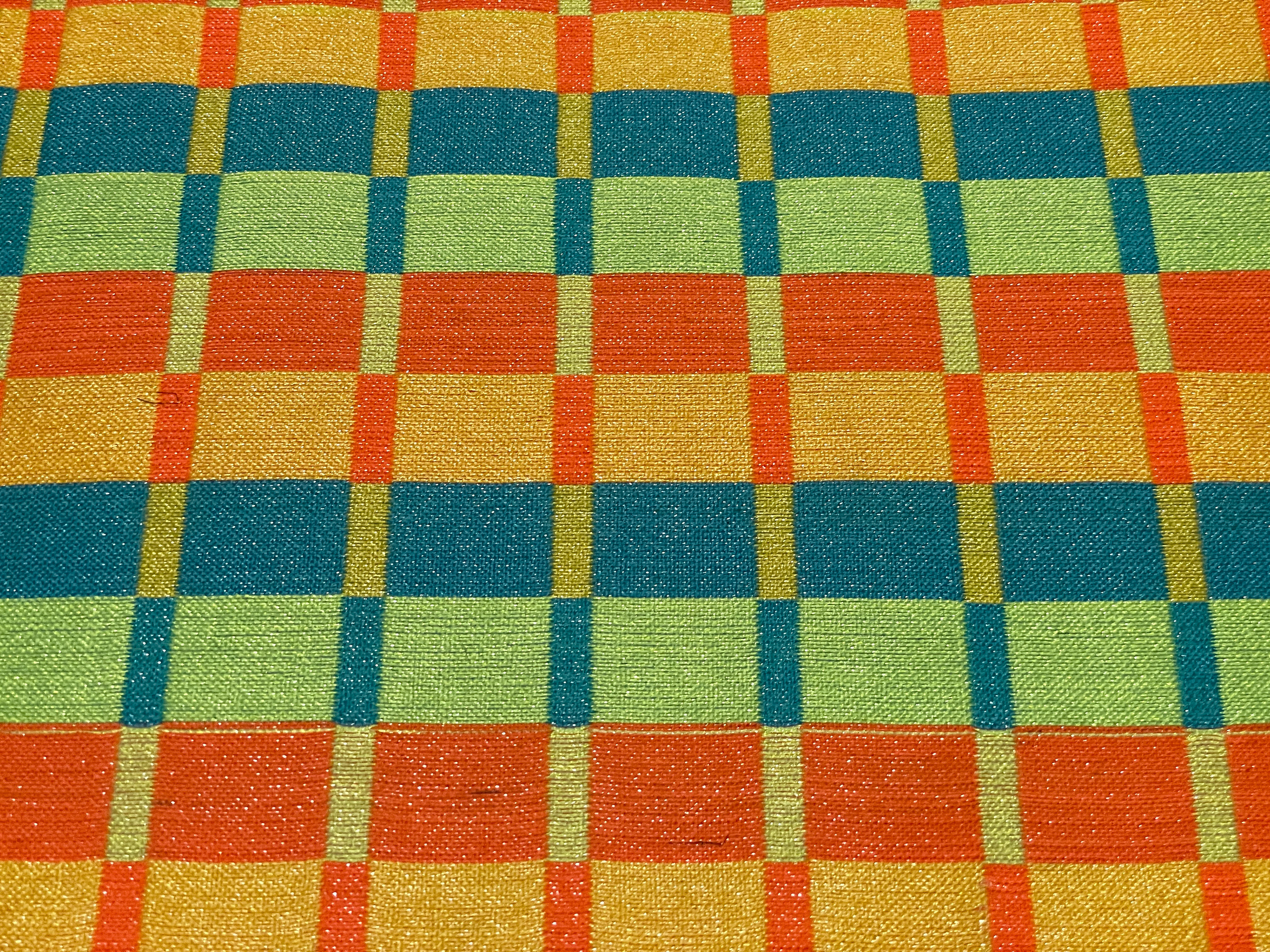 Double cloth colour blocking