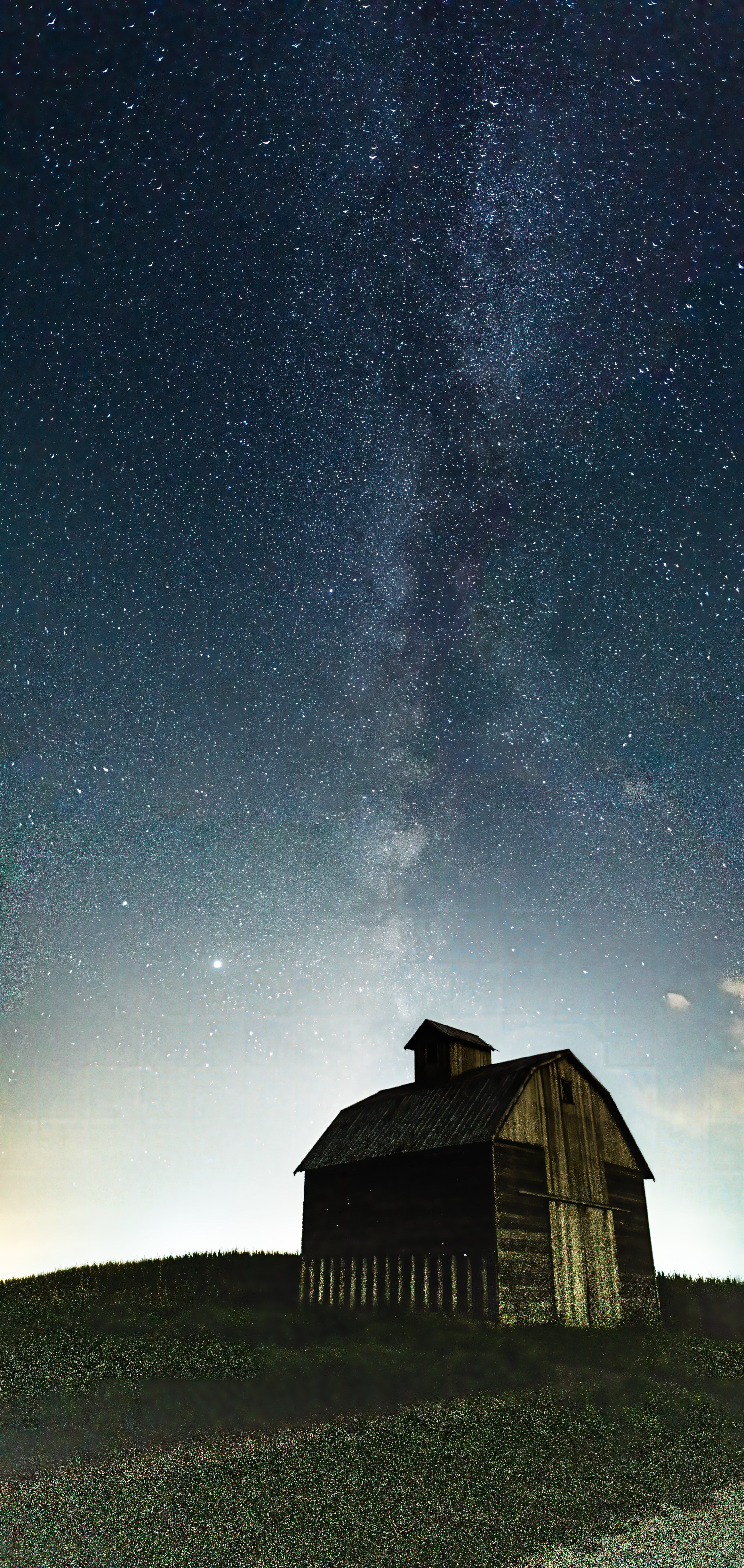 Milkyway over Barn