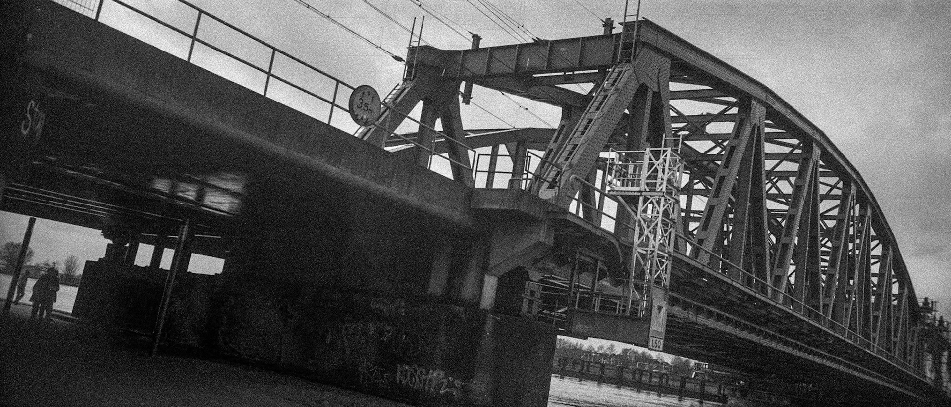 Bridge IJsselbrug (120 film in 122 camera)