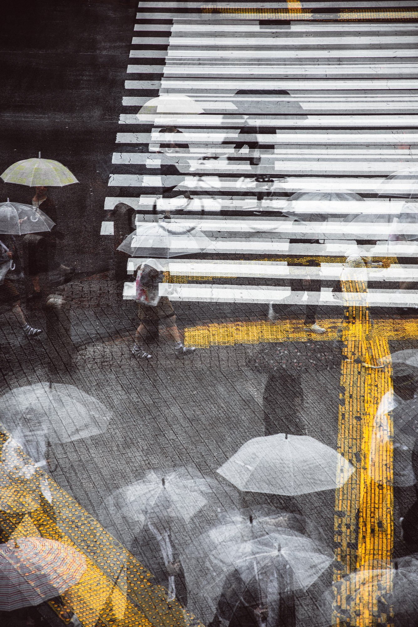 ▷ Rainy days in Tokyo V by Sven Pfrommer, 2021