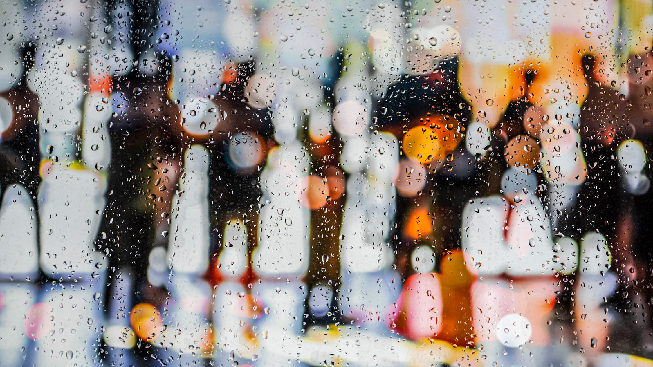 ▷ Rainy days in New York V by Sven Pfrommer, 2015