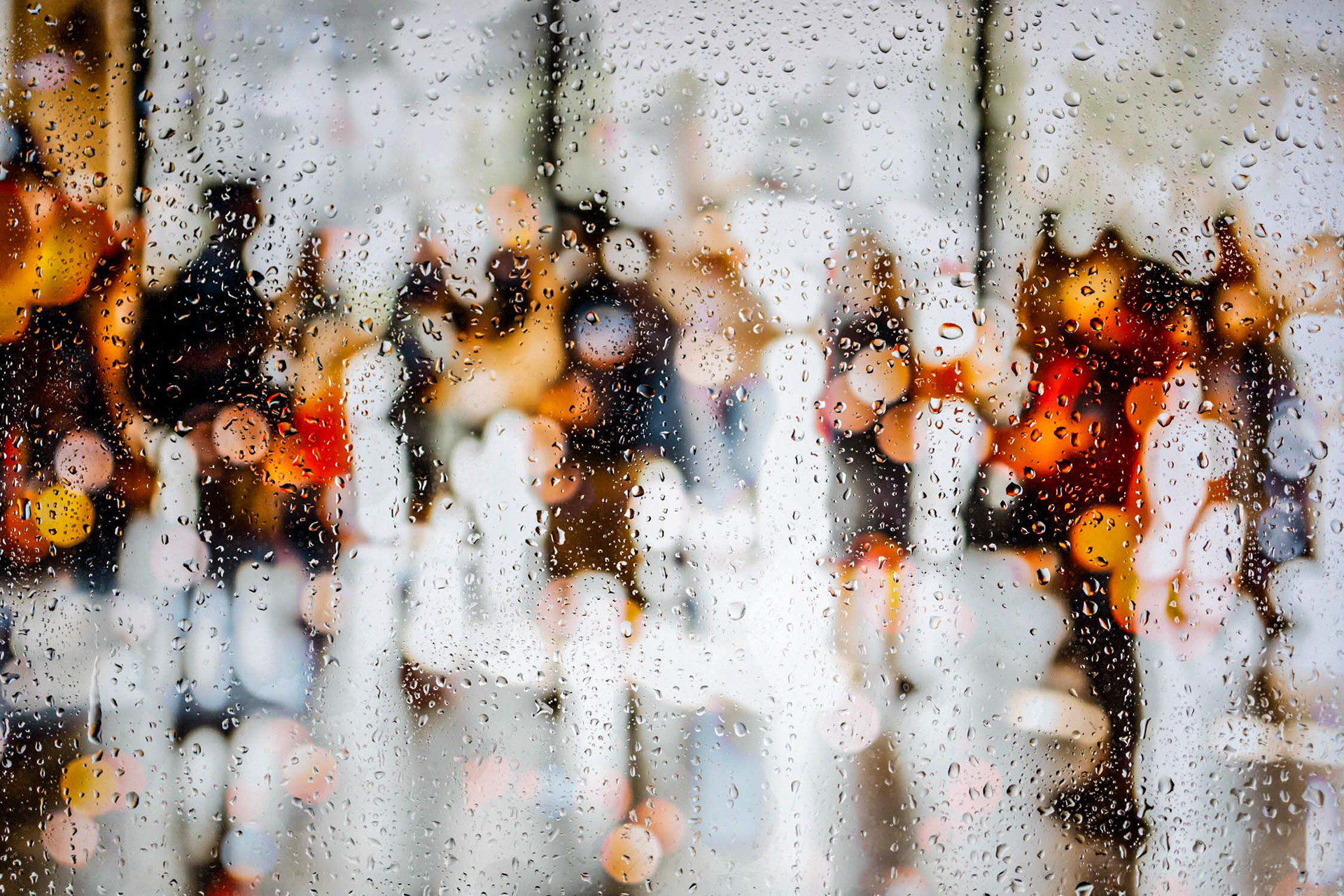 ▷ Rainy days in New York V by Sven Pfrommer, 2015