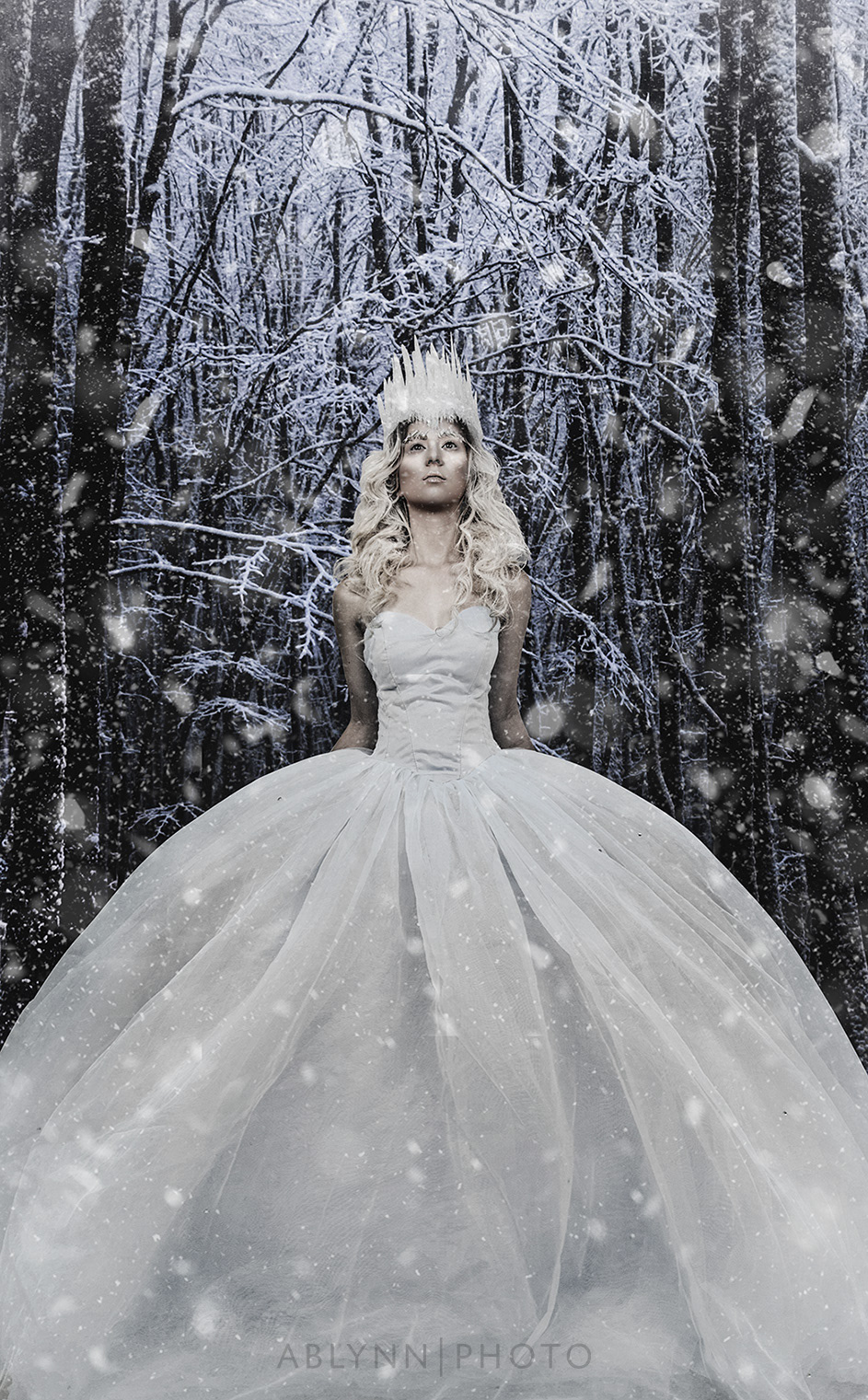 10TEN Magazine - Model: Sydney Jacobson - Hair and Makeup Artist: Kristine Marie - Stylist: Emma Evelyn