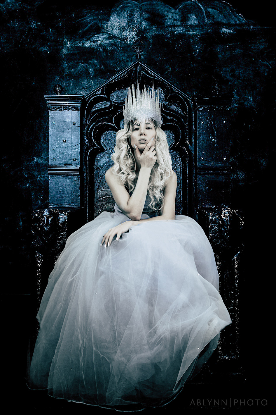 10TEN Magazine - Model: Sydney Jacobson - Hair and Makeup Artist: Kristine Marie - Stylist: Emma Evelyn