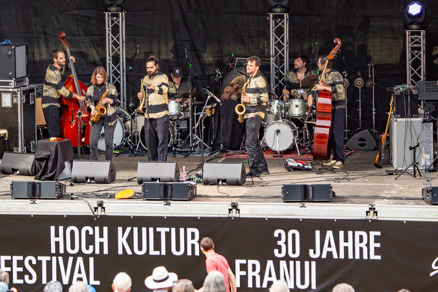Shake Stew - Rhythmus in Hochkultur