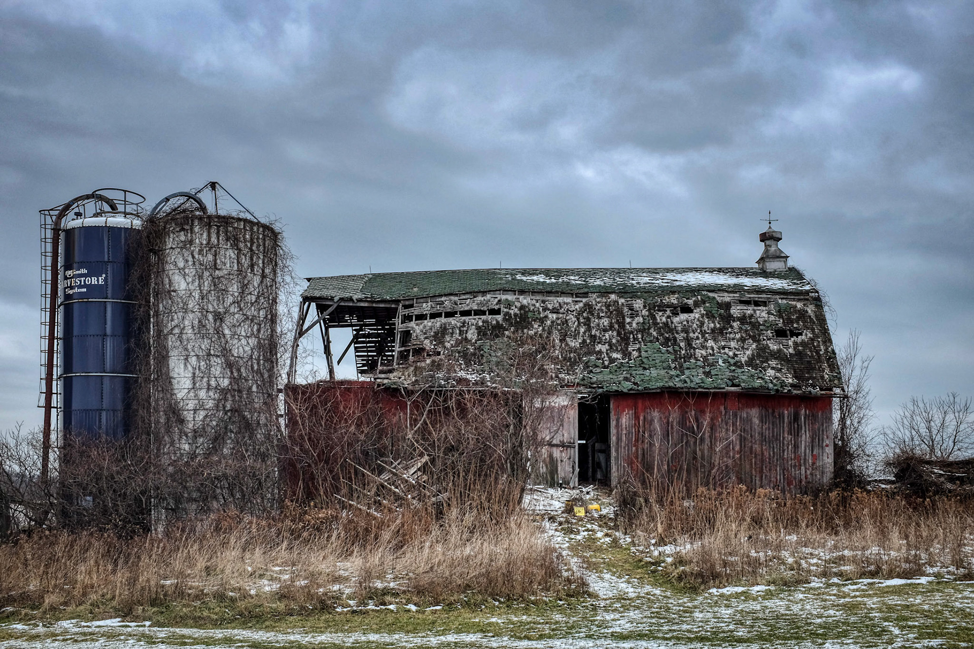 Barn near Fairhaven, NY