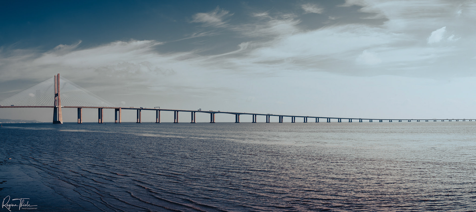 Vasco da Gama Brücke Lissabon / Portugal