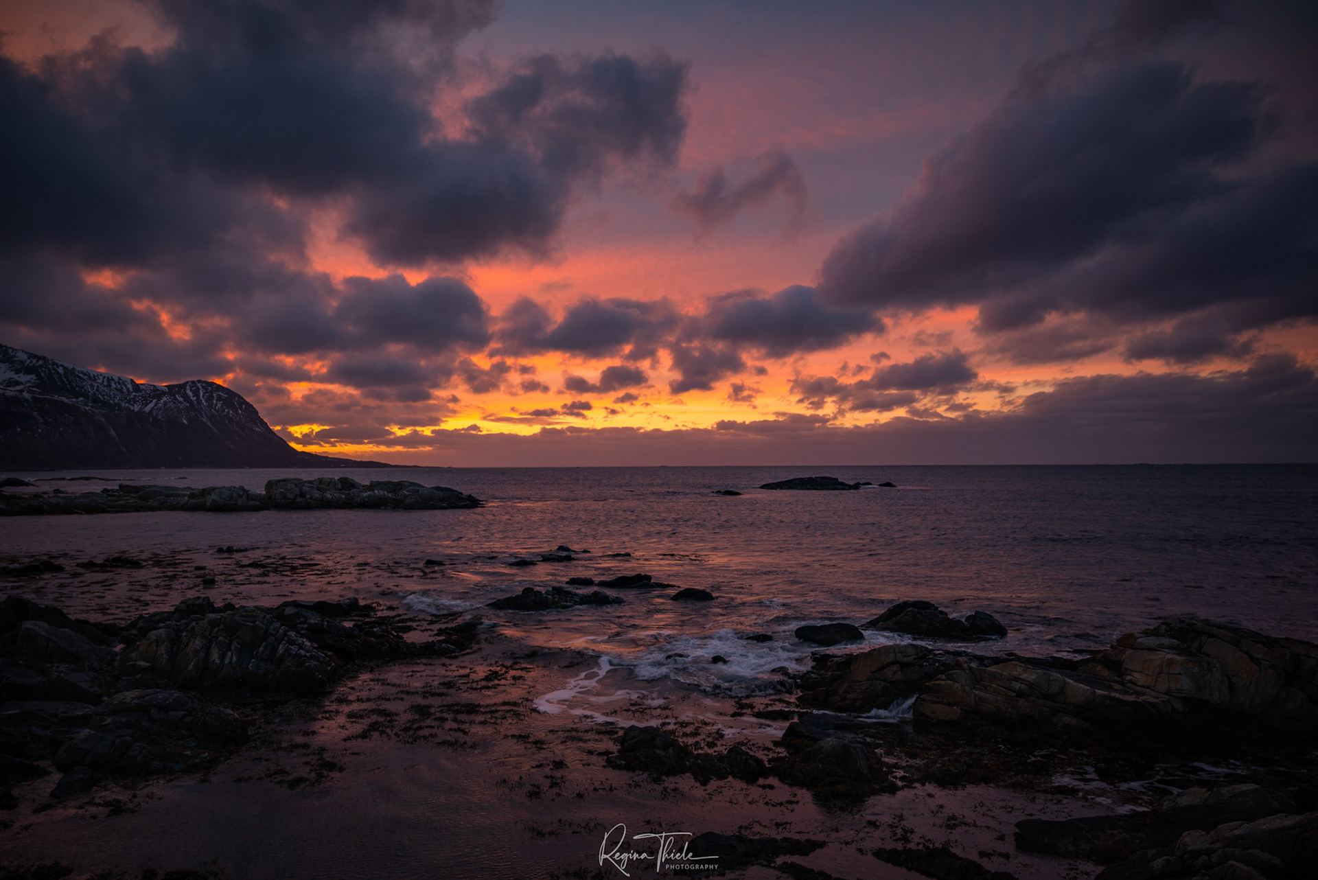 Sunset Gimsoy Hafen / Norwegen