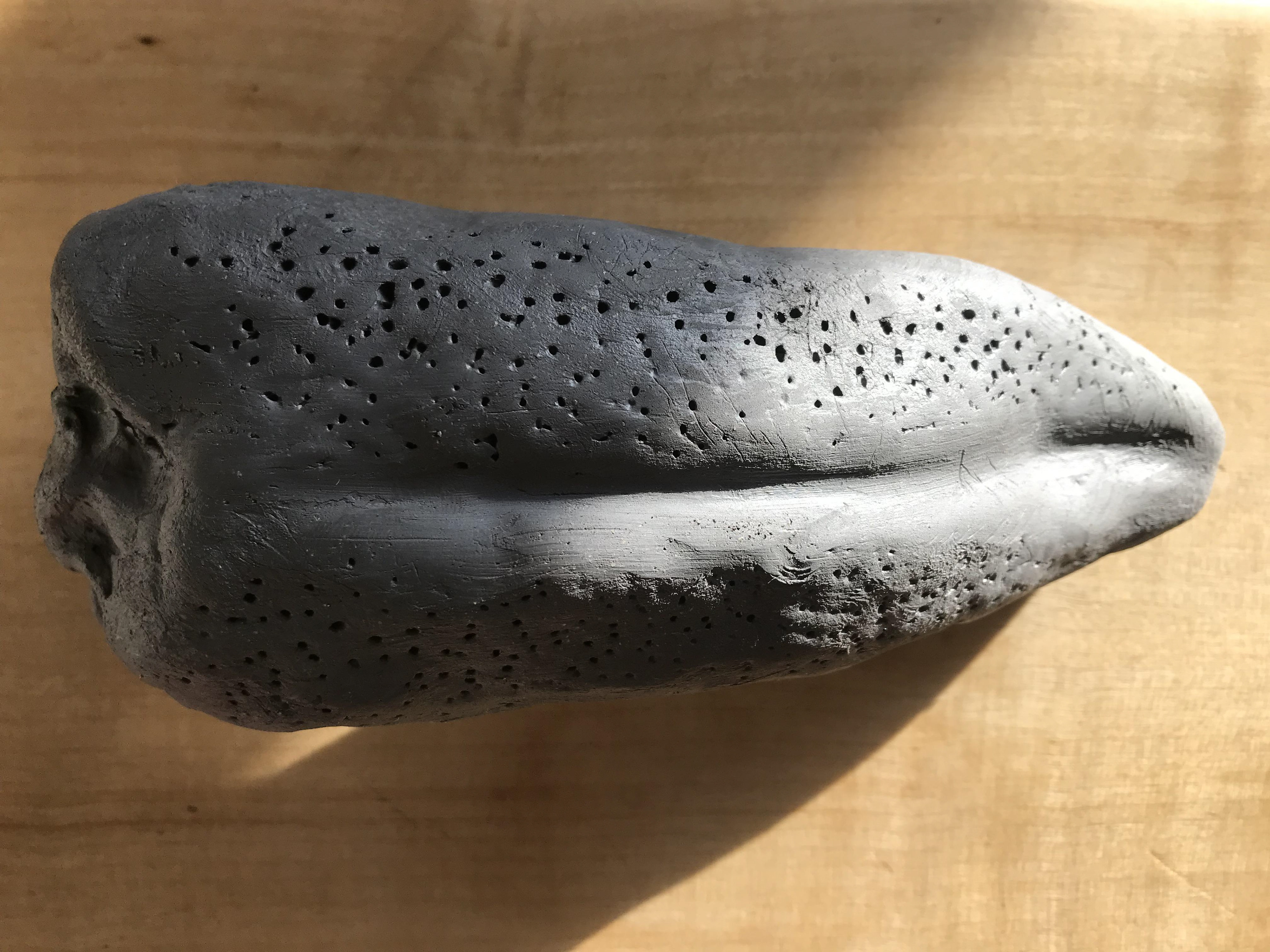 Zunge, 2022, Ton, ca, 7 x 16 cm