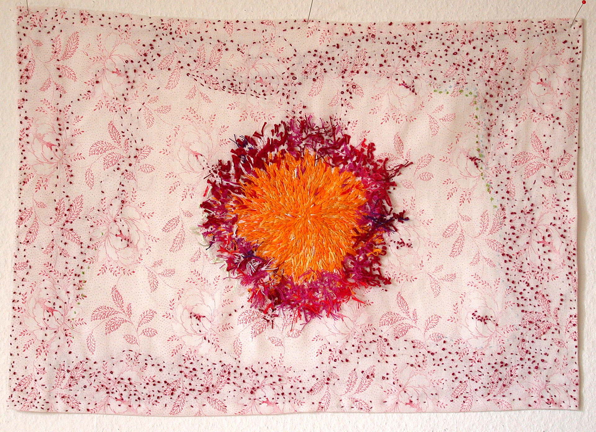 Duft, 2009, Stickerei auf Bettwäsche
