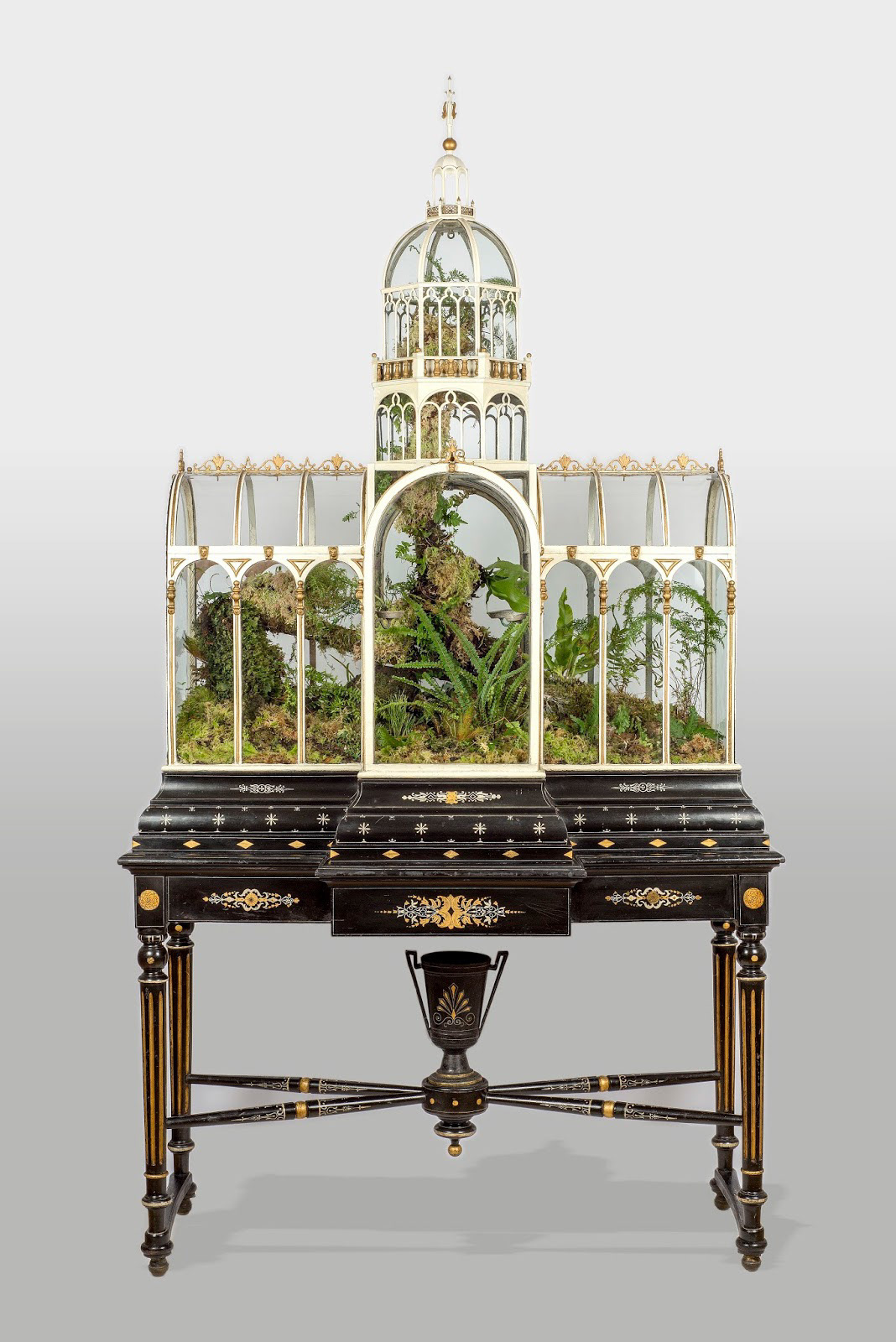 Reference: Victorian adaptation of Wardian Case as a piece of furniture