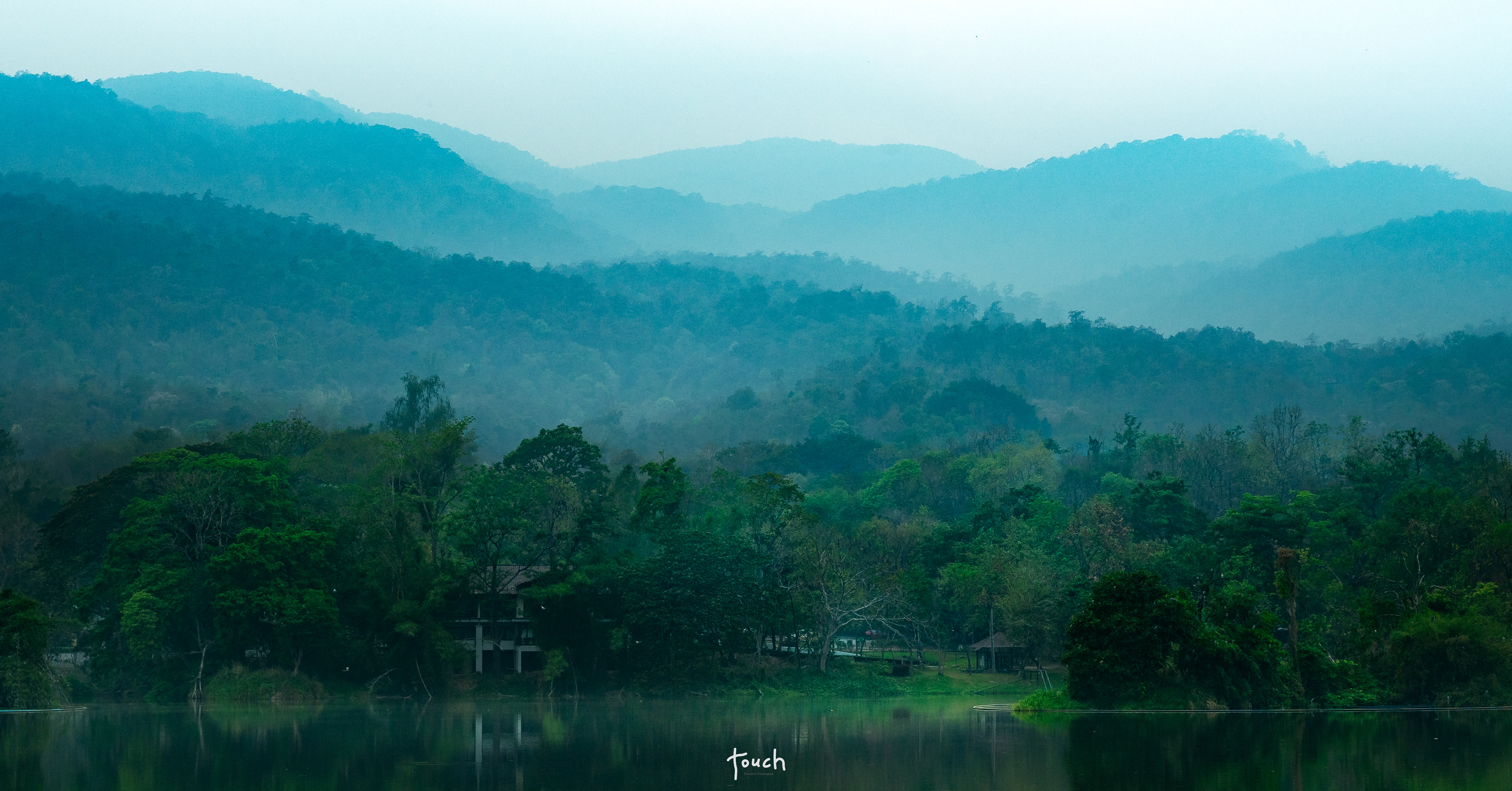 A7ii + FE 50mm @Ang Kaew, Chiang Mai